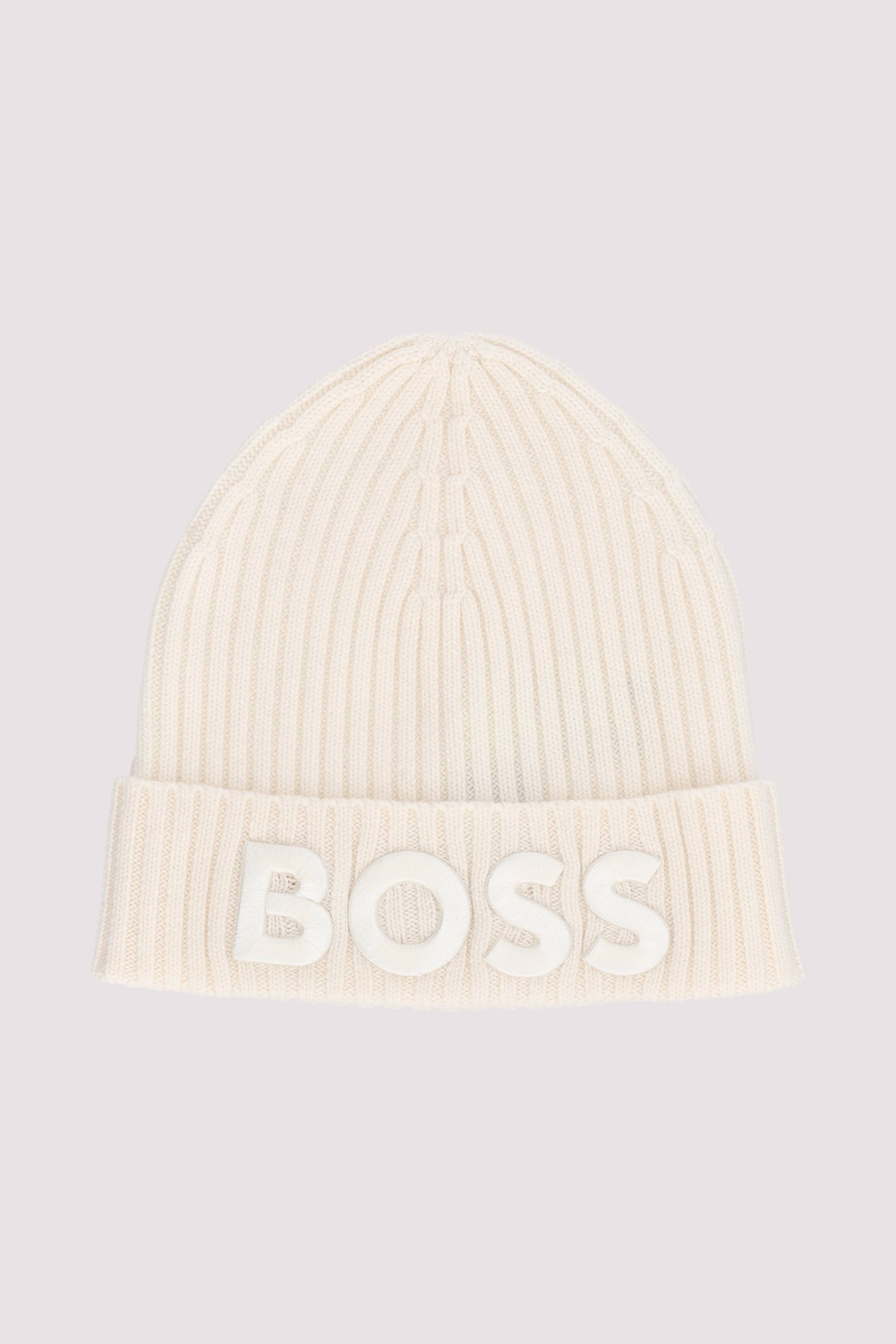 Lara_hat 10251950 01