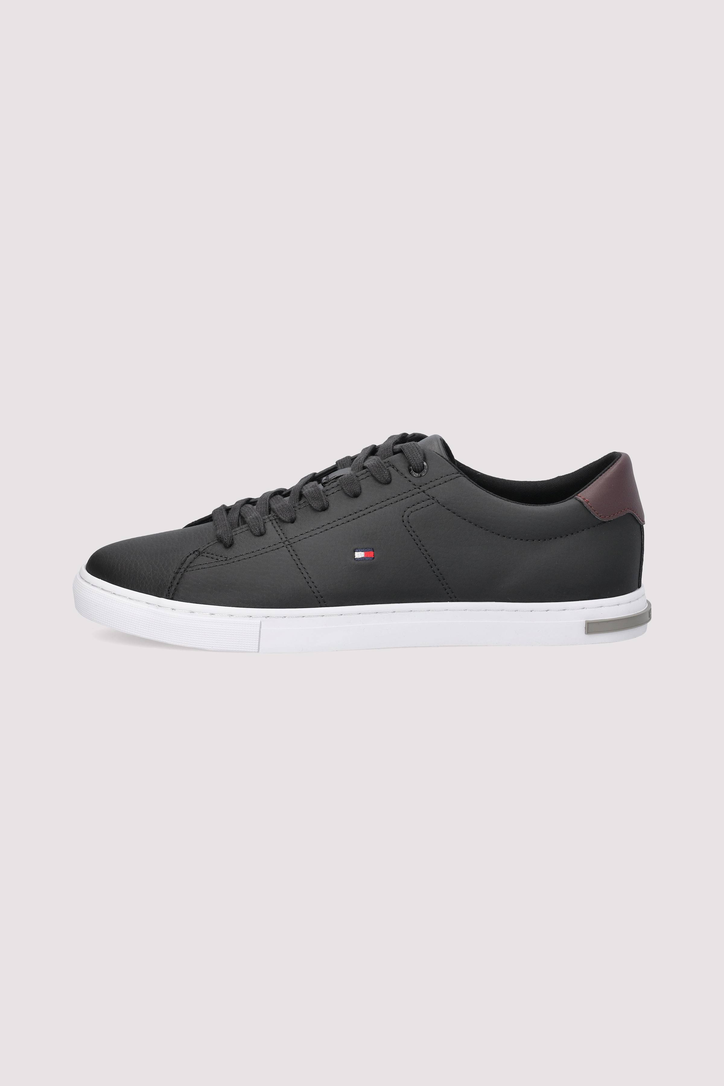ESSENTIAL LEATHER DETAIL VULC