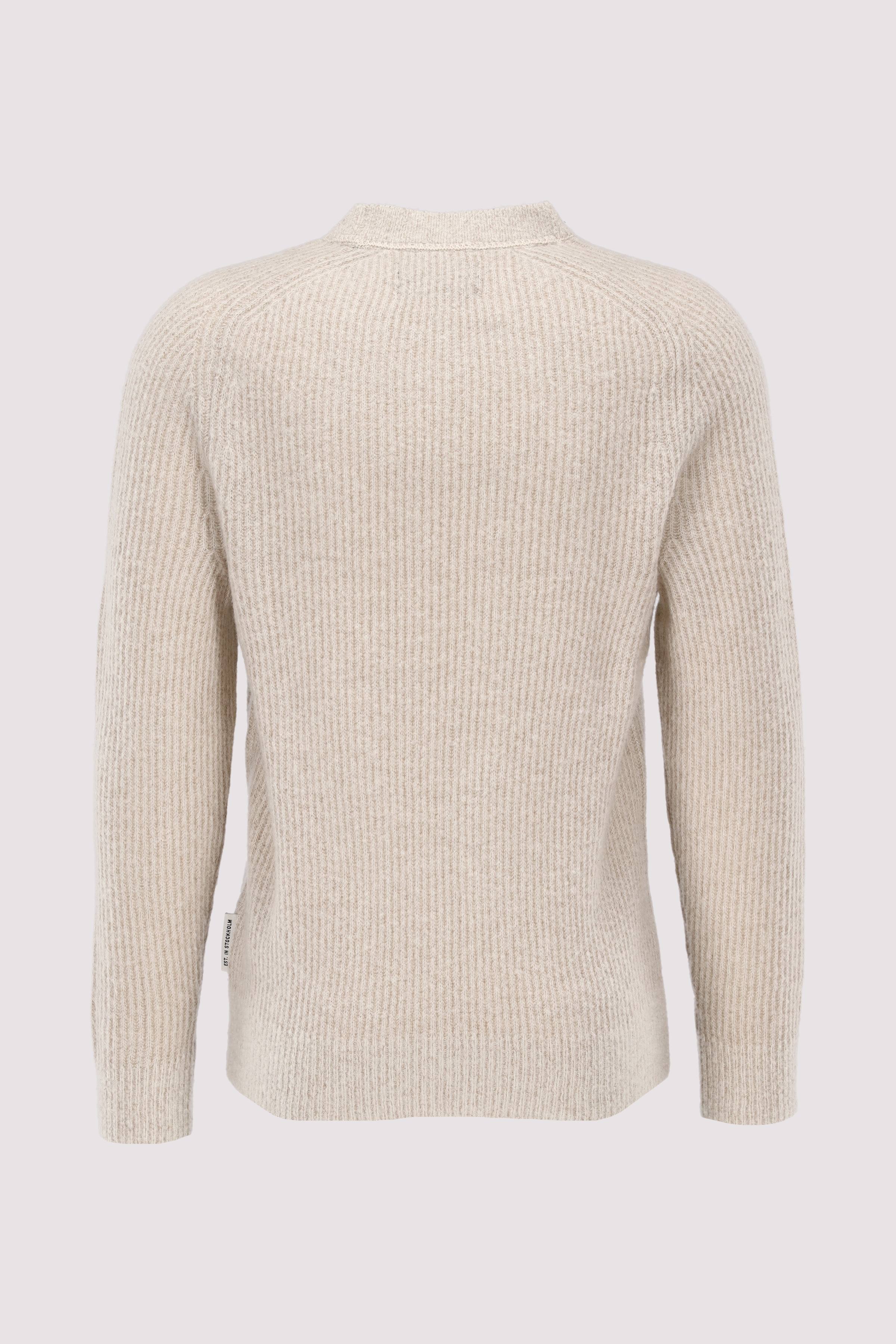Pullover with raglan sleeve in
