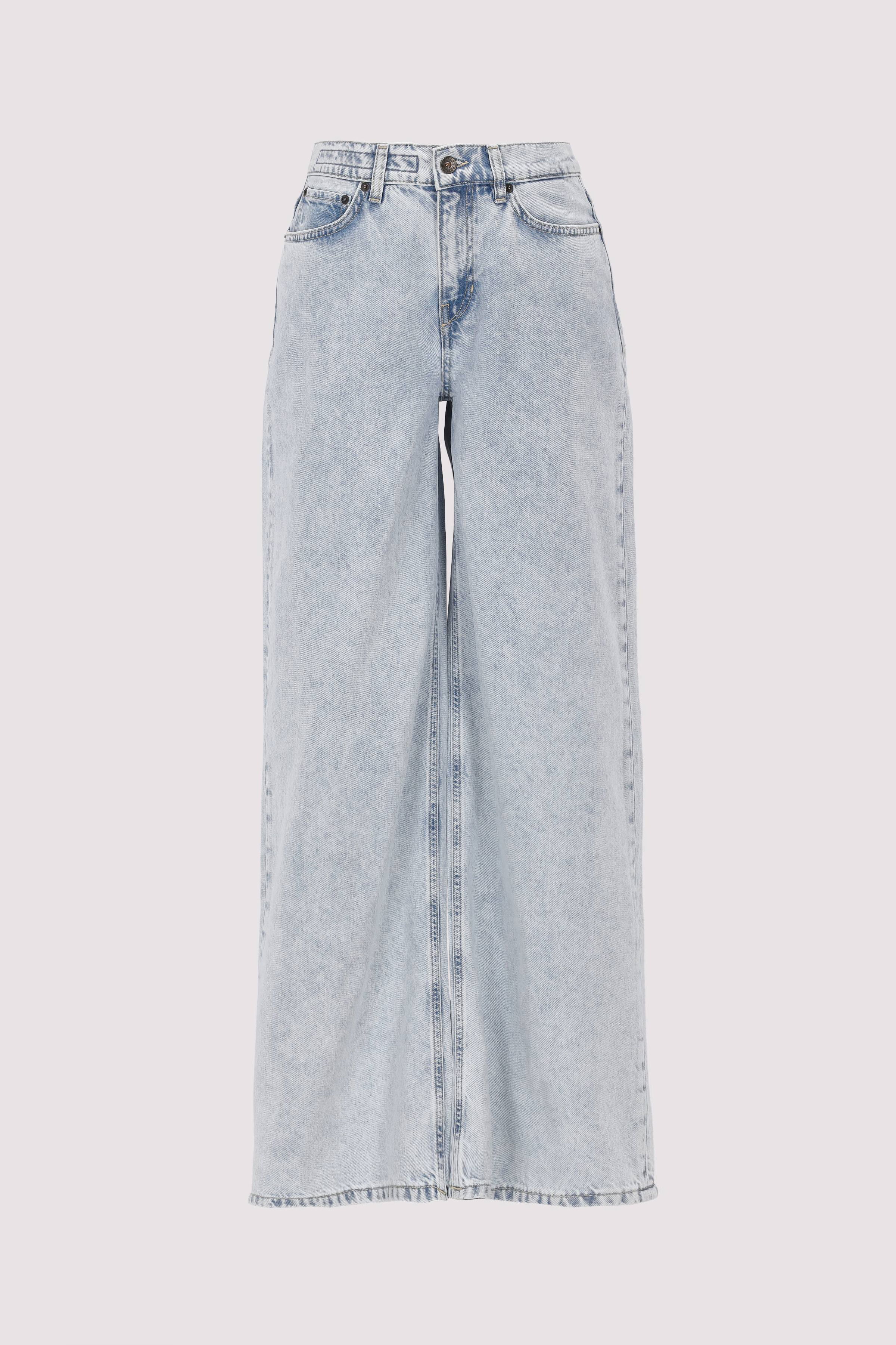 Jeans Flung