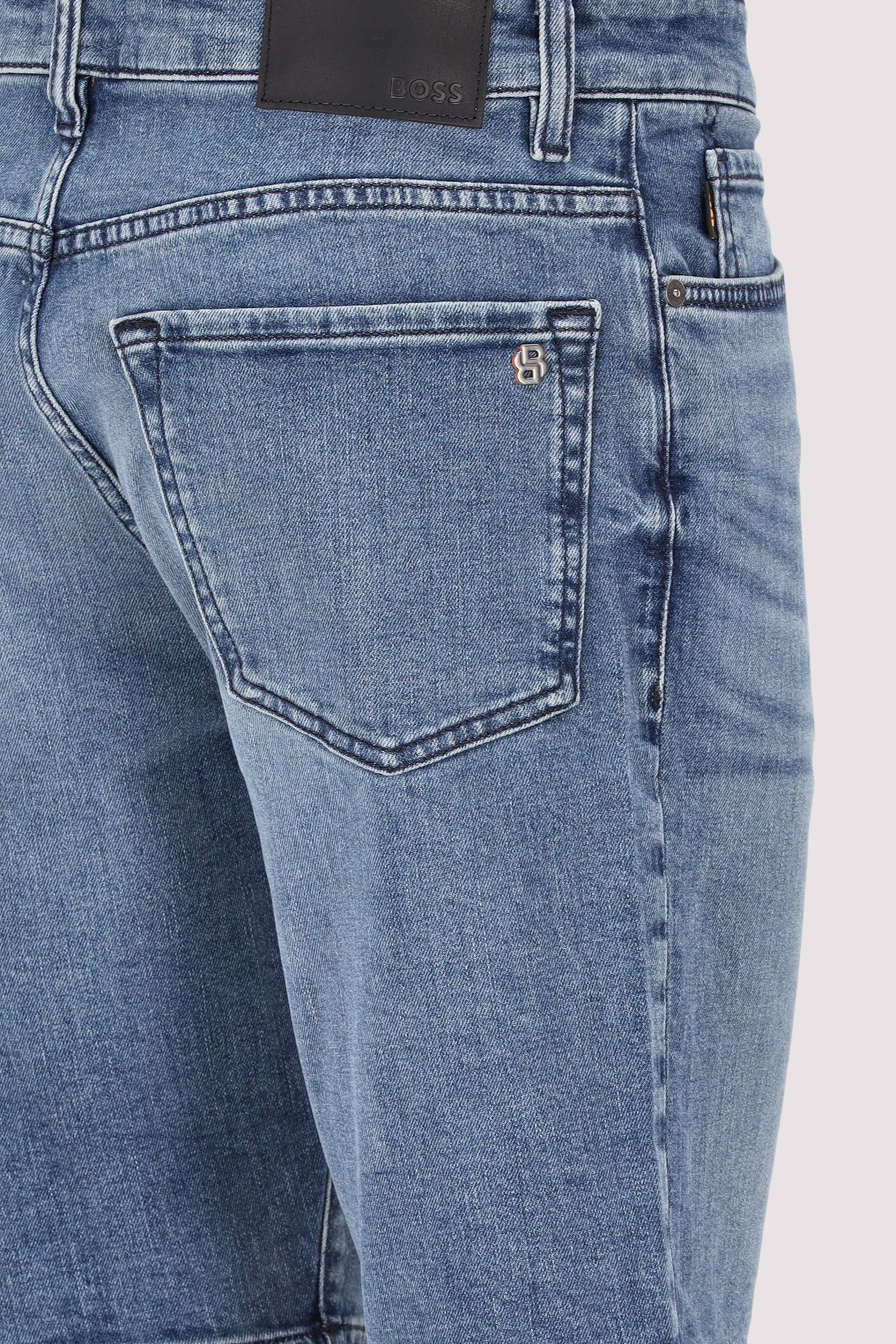 BOSS - BOSS Jeansshorts Medium Blue mit Stretch