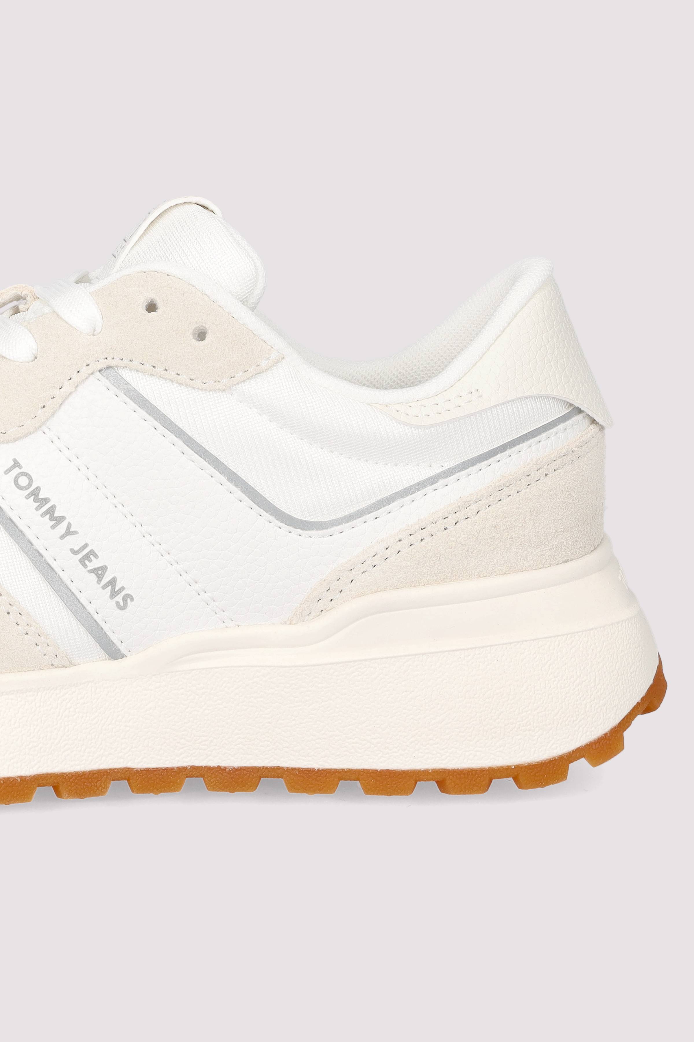 TJW CLEATED RUNNER