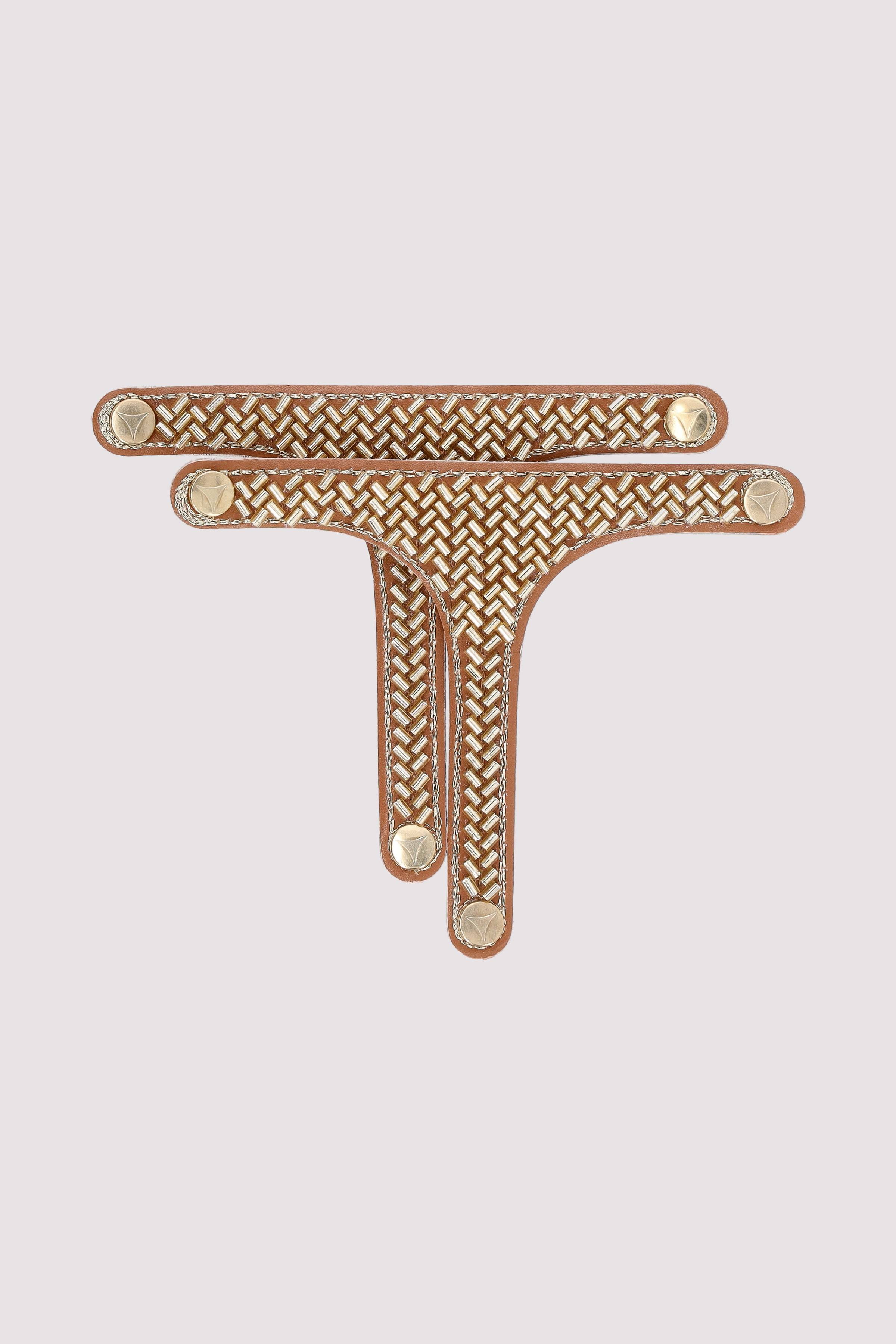 Topping Metallic Beads