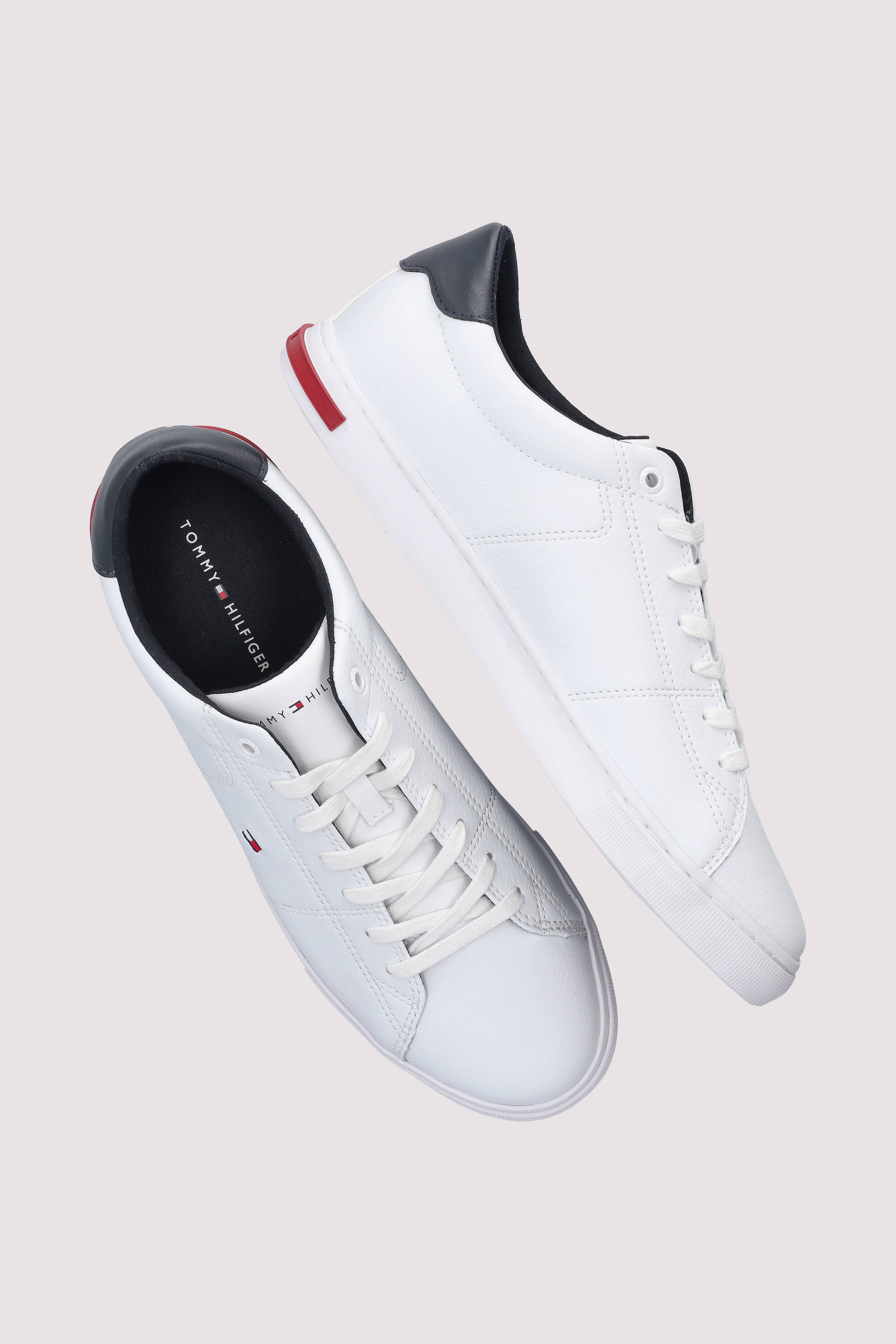 Tommy Hilfiger - ESSENTIAL LEATHER DETAIL VULC Tommy Hilfiger - ESSENTIAL LEATHER DETAIL VULC