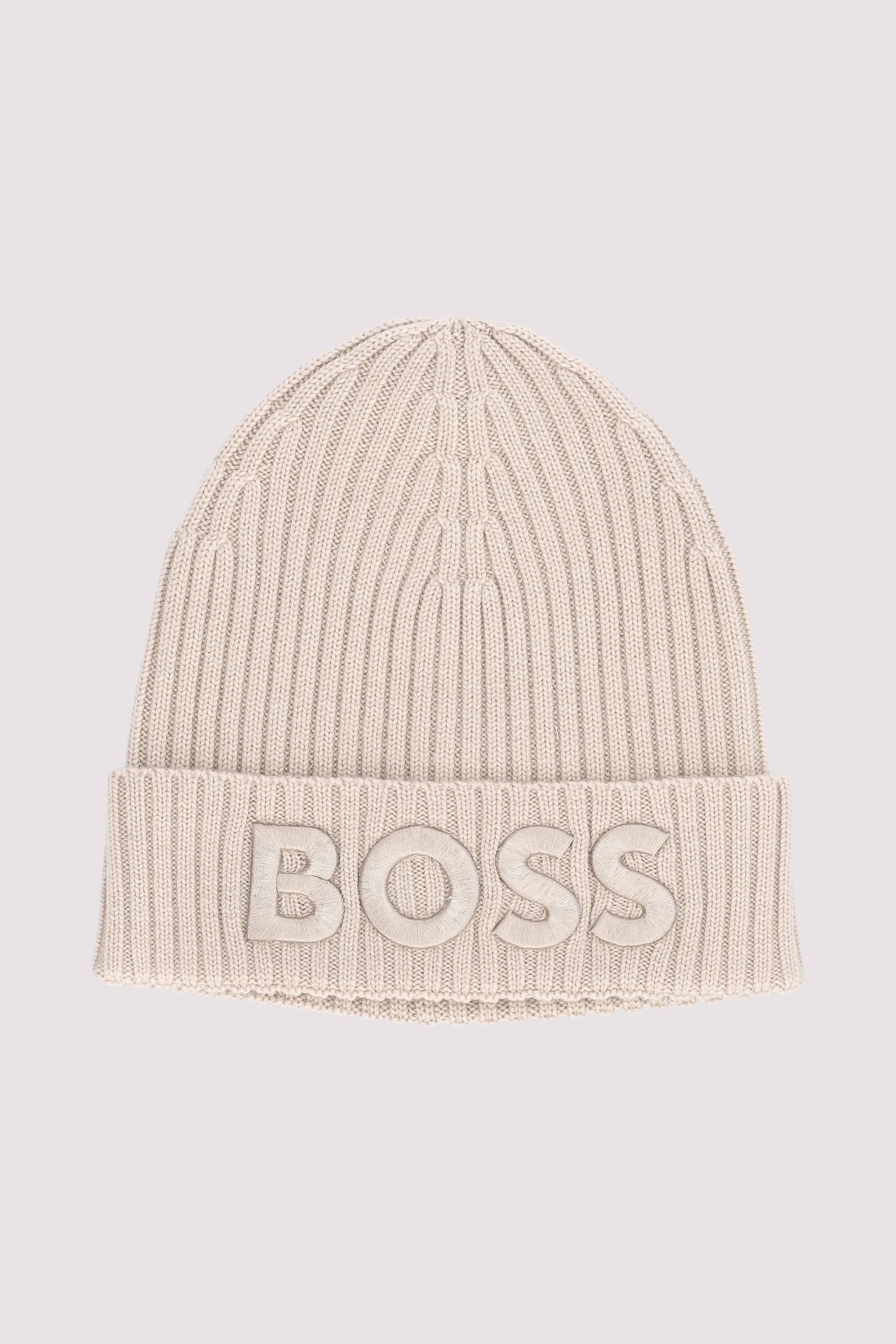 Lara_hat 10251950 01