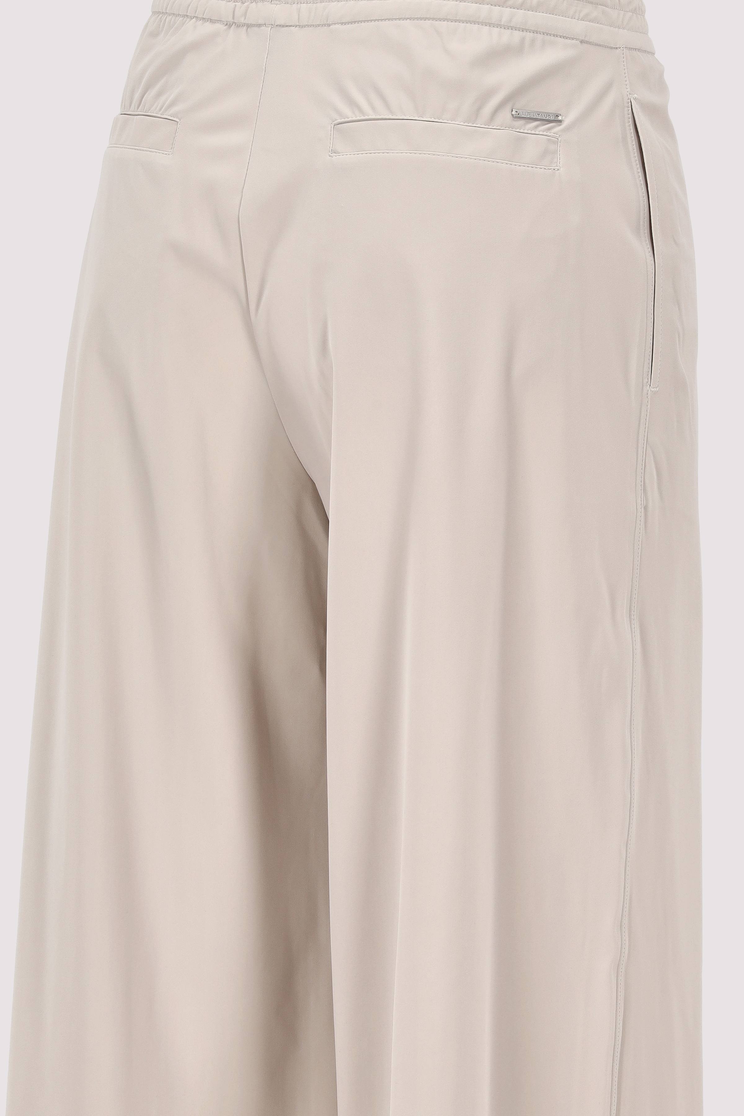 AlphaTauri - Hose Peural