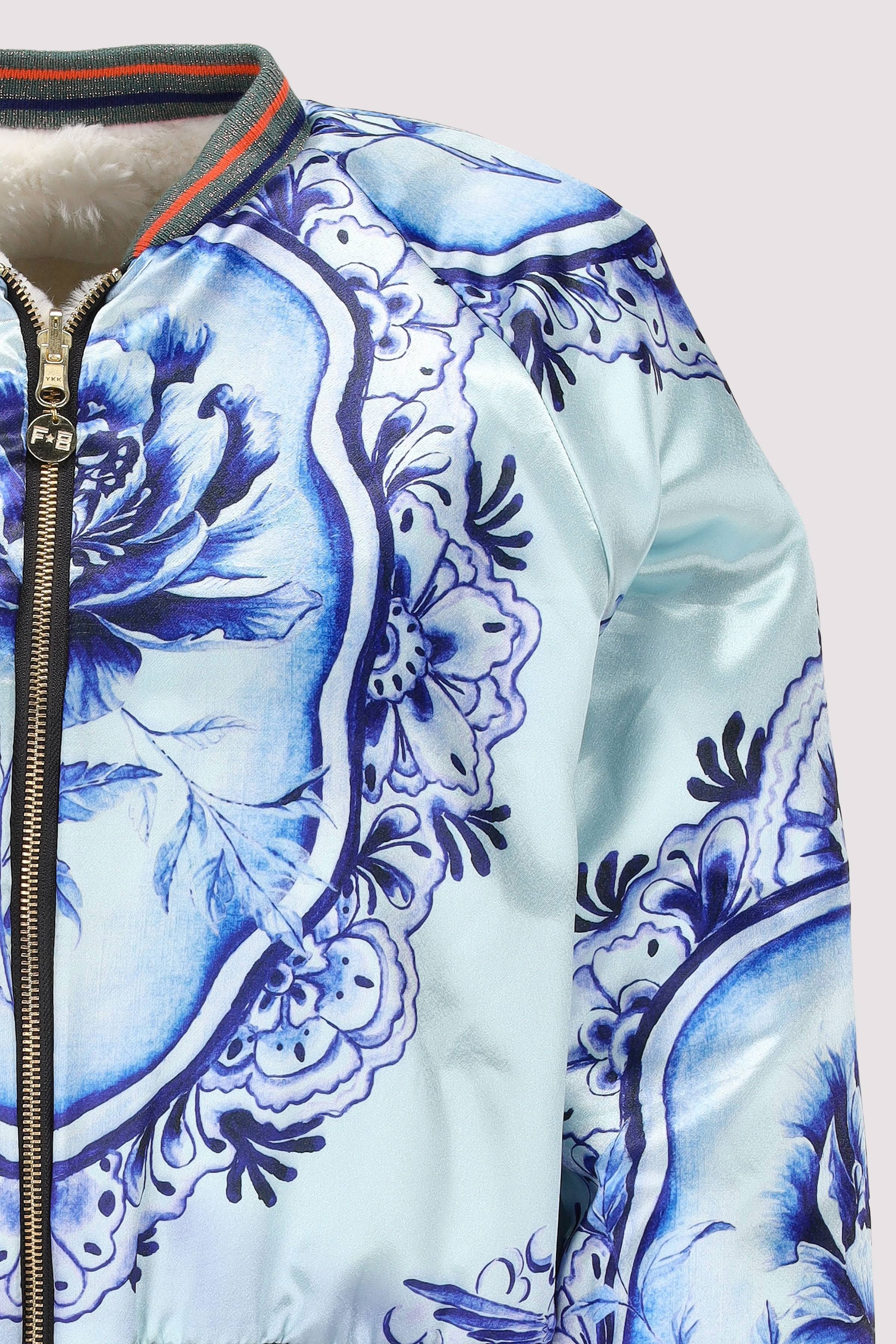 F8 - Lady Crop Bomber