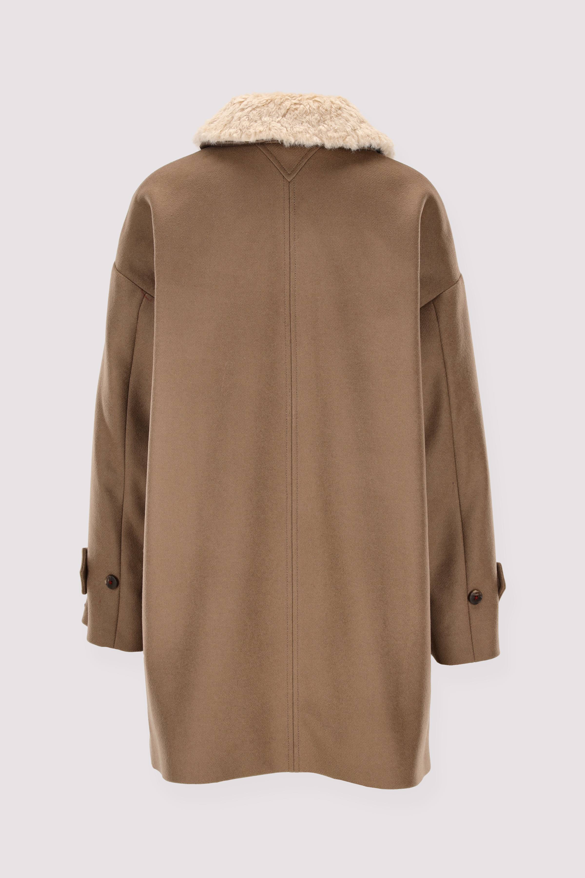 Kurzer Mantel khaki, zeitloser Look