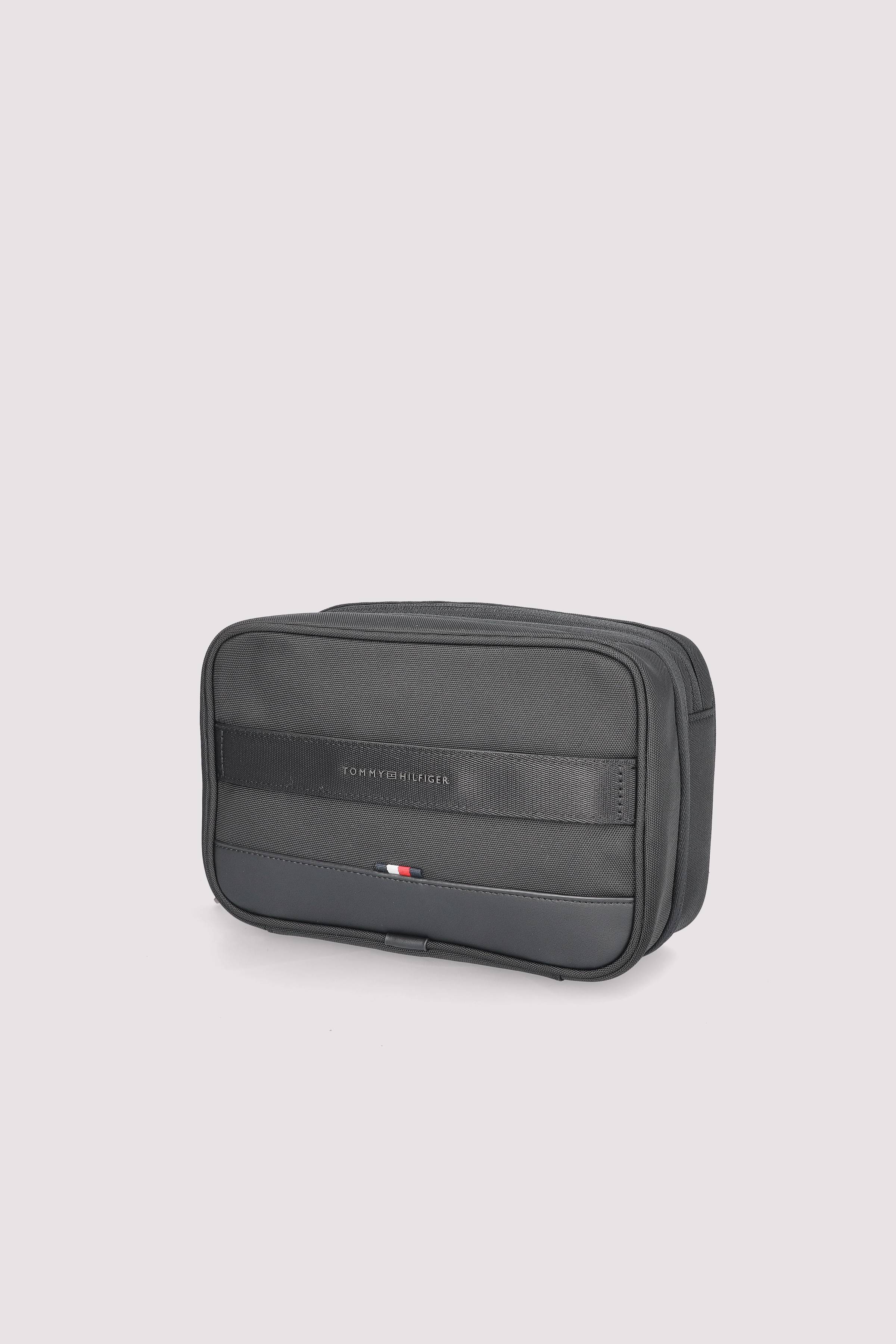Tommy Hilfiger - TH NYLON TRAVEL WASHBAG Tommy Hilfiger - TH NYLON TRAVEL WASHBAG