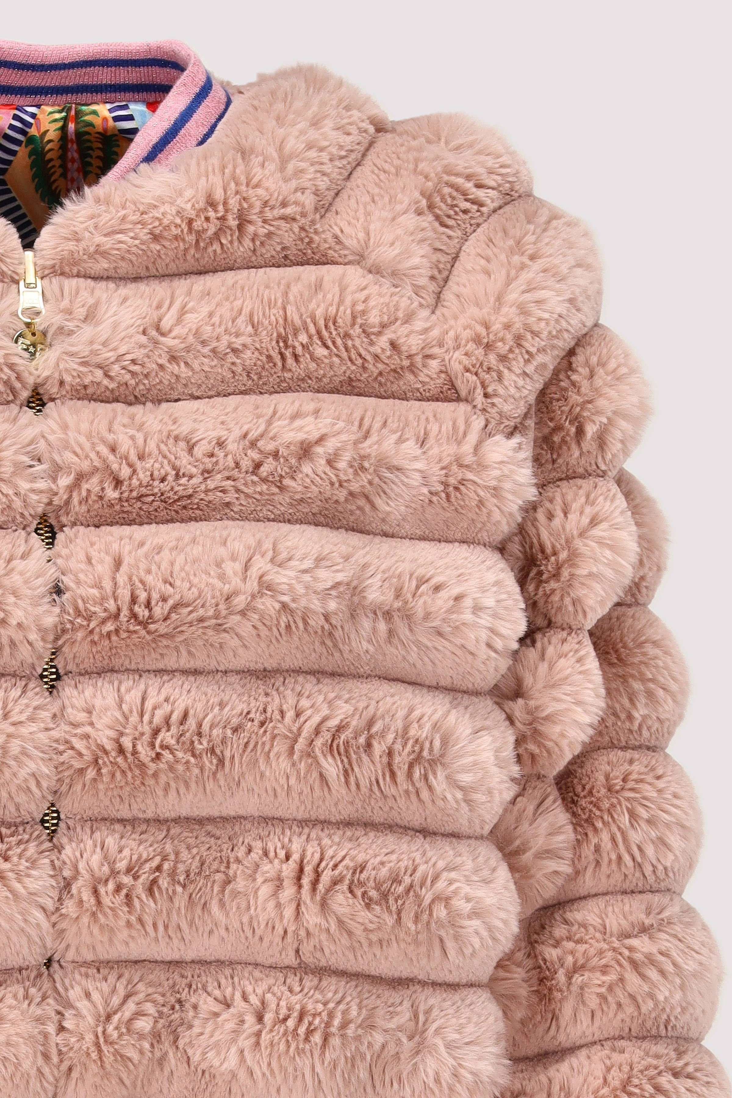 F8 - Lady Crop Bomber