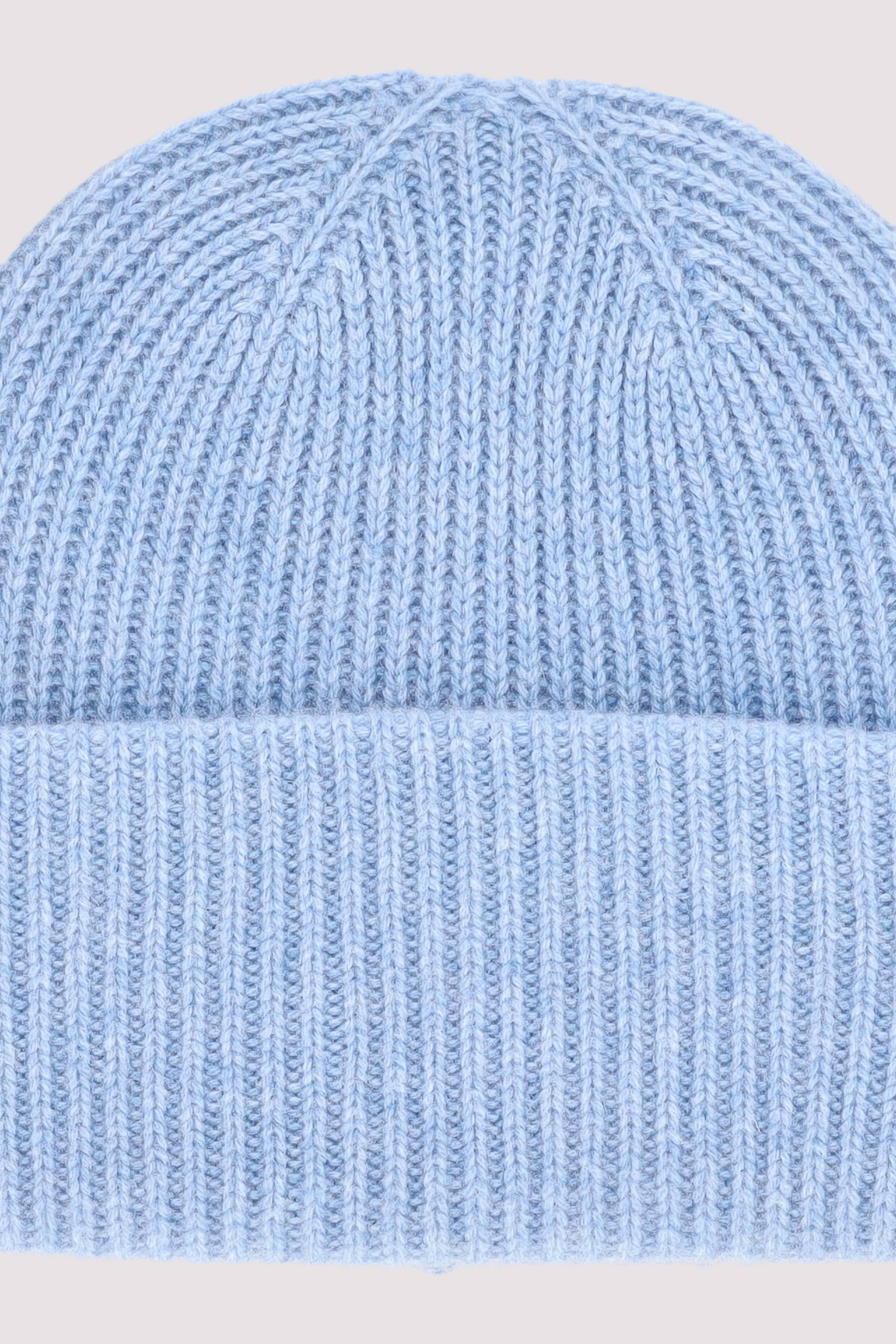 Mütze hellblau, weich, warm, vielseitig.
