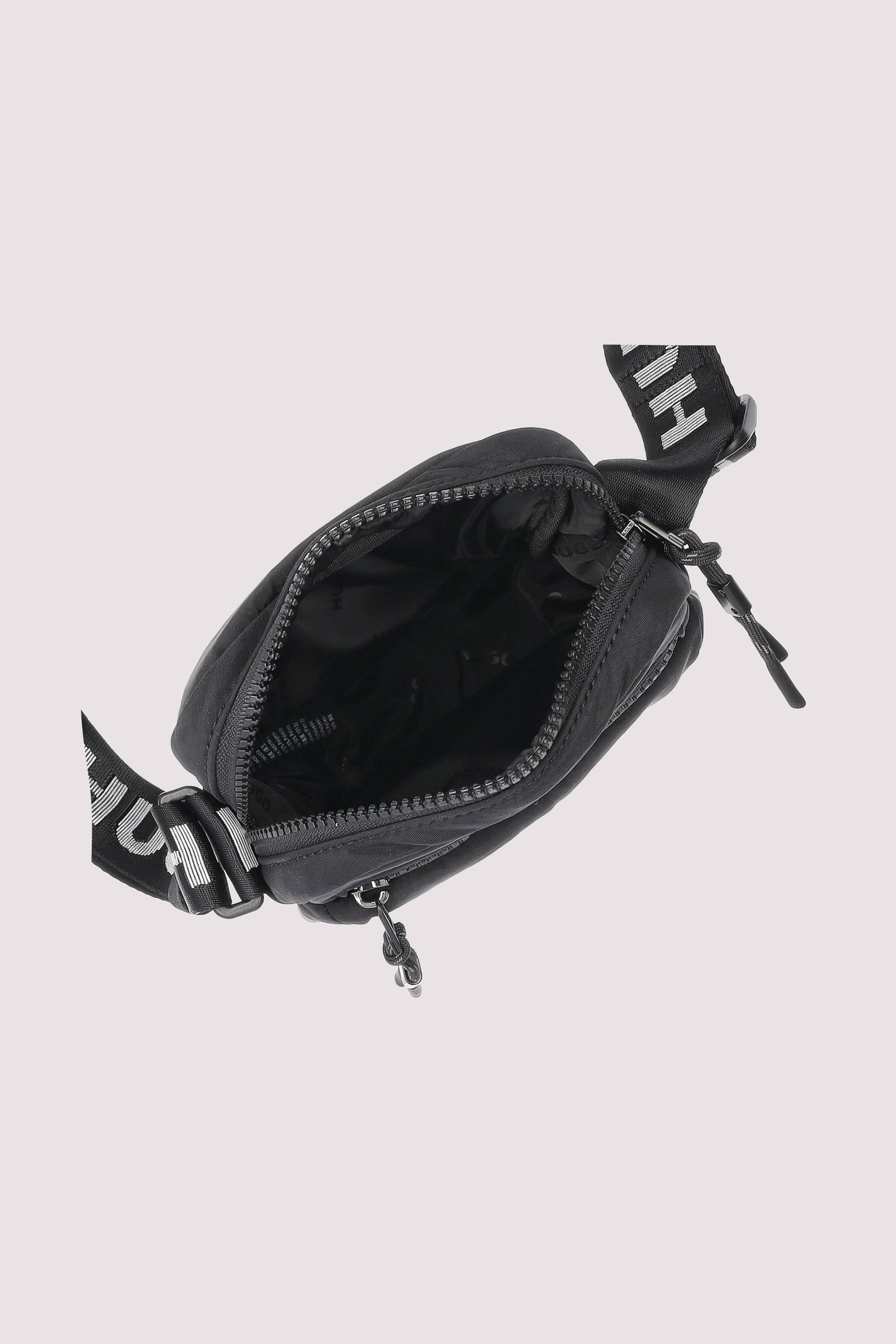 HUGO - Colyns_NS Zip 10266579 01 HUGO - Colyns_NS Zip 10266579 01