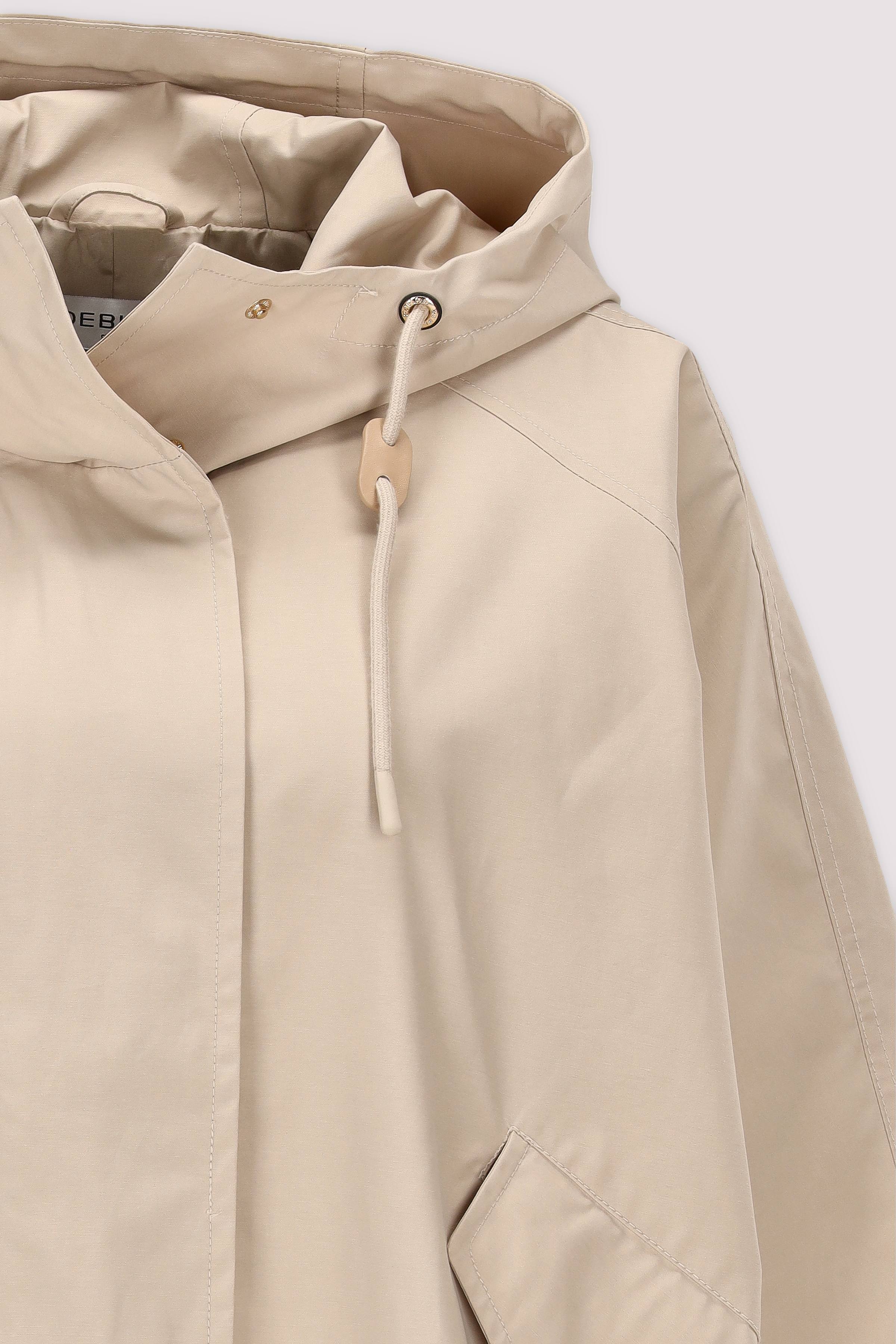 Deblon Sports - Courtney Trench