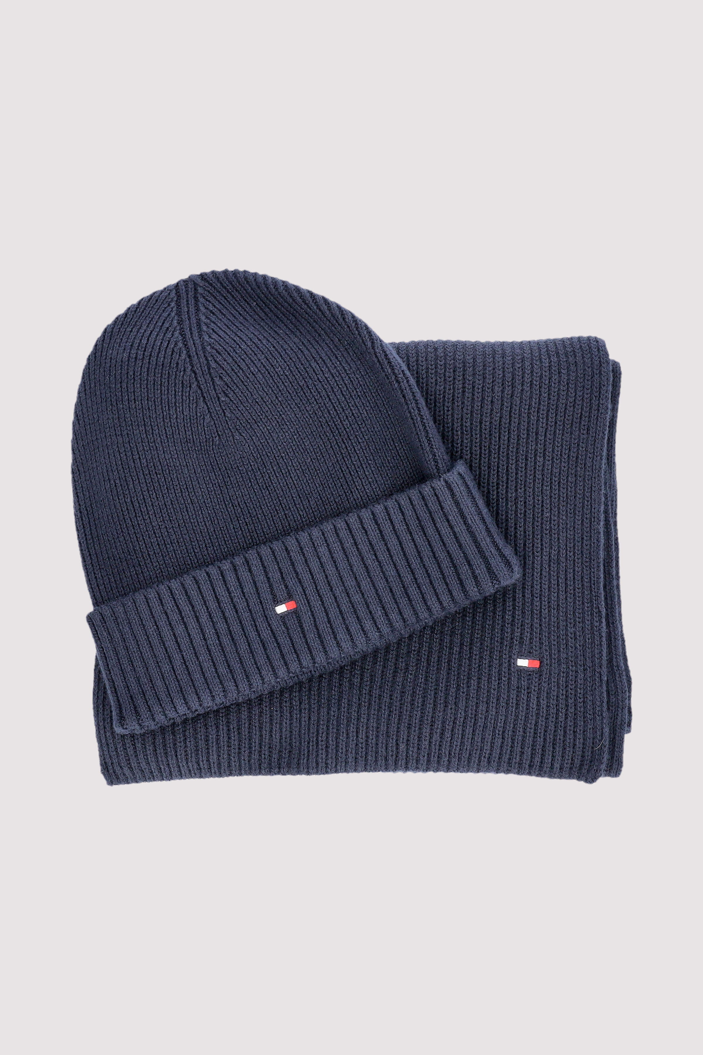 GP FLAG BEANIE & SCARF