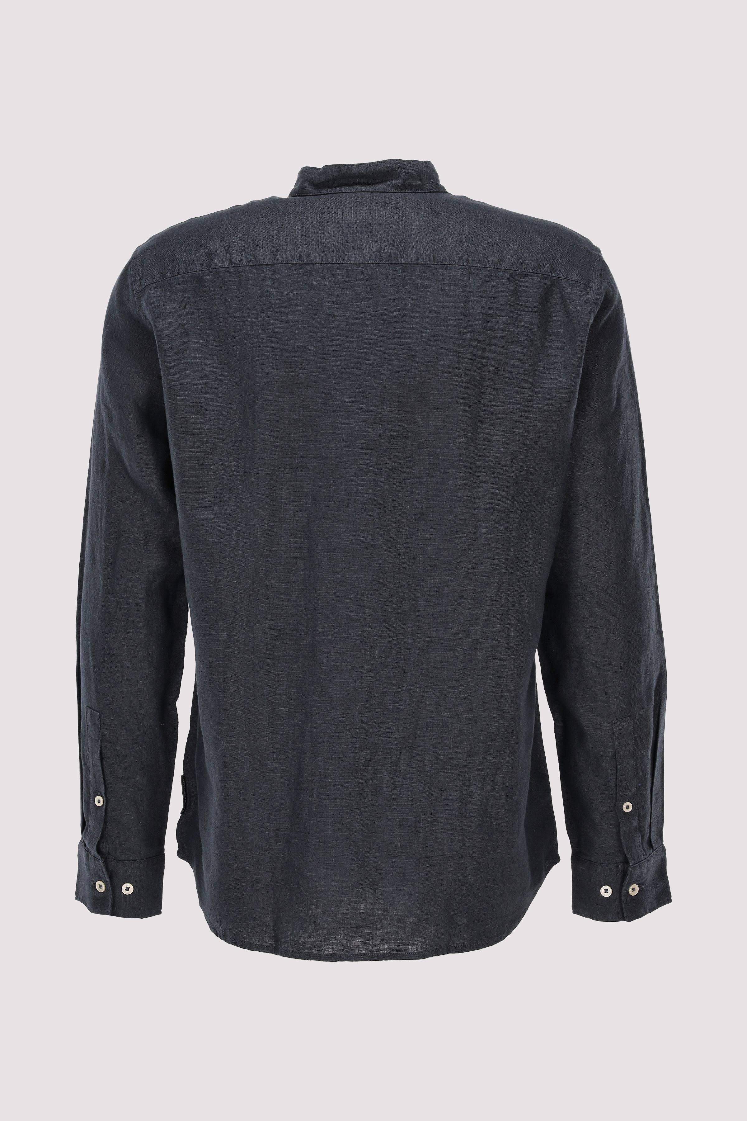 Stand up collar, long sleeves,