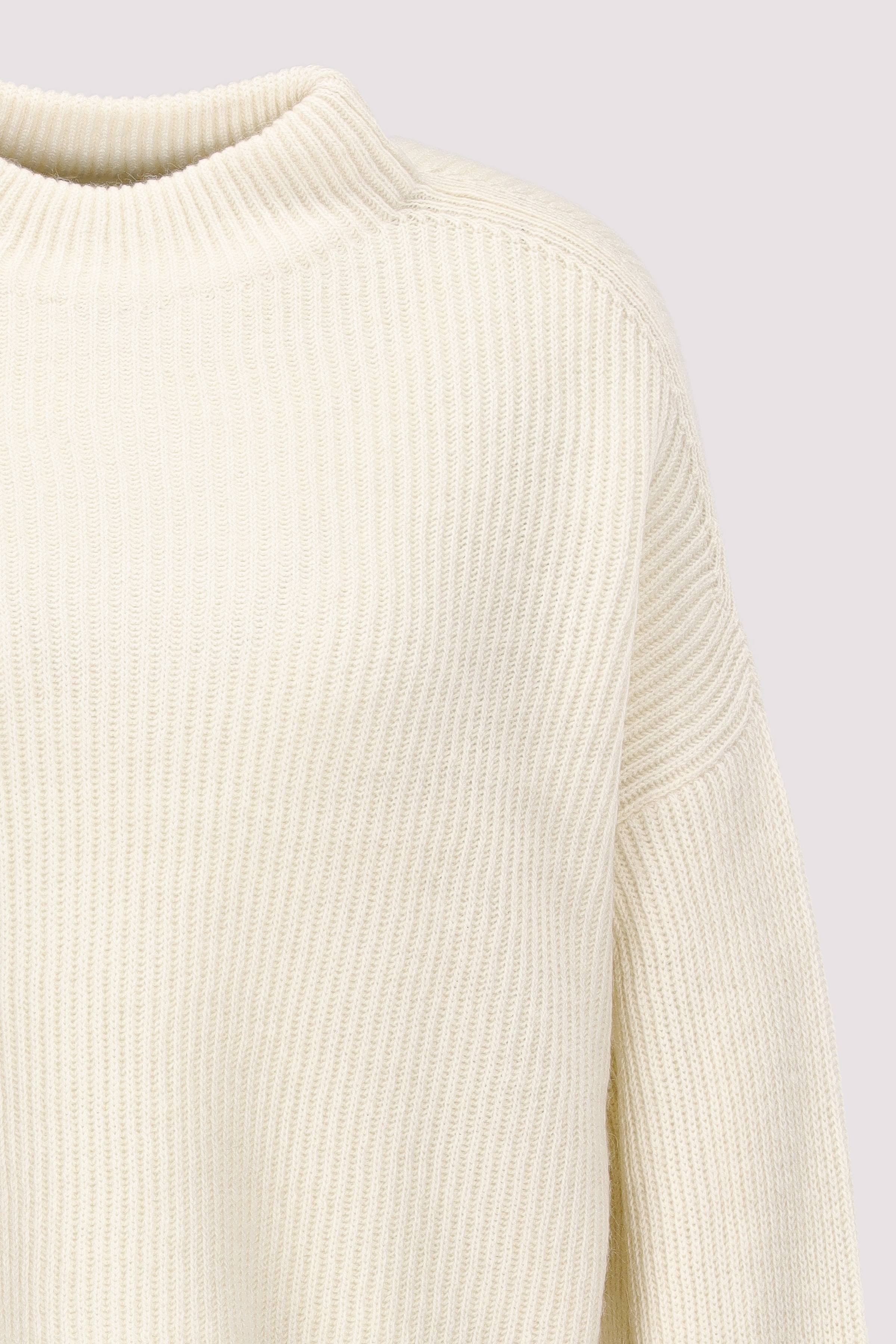 Closed - funnel neck cropped Closed - funnel neck cropped