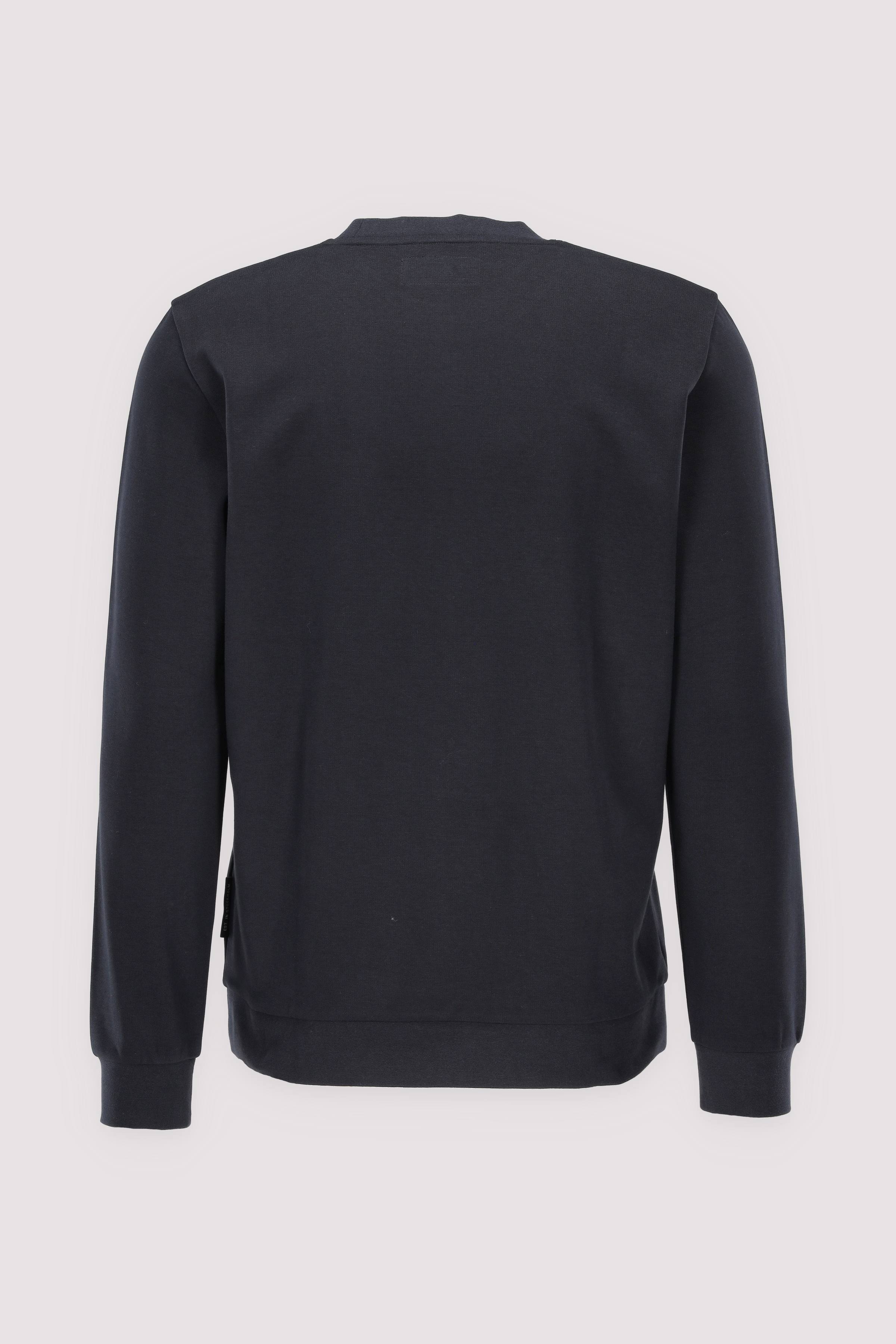 Crew neck, long sleeve, clean 