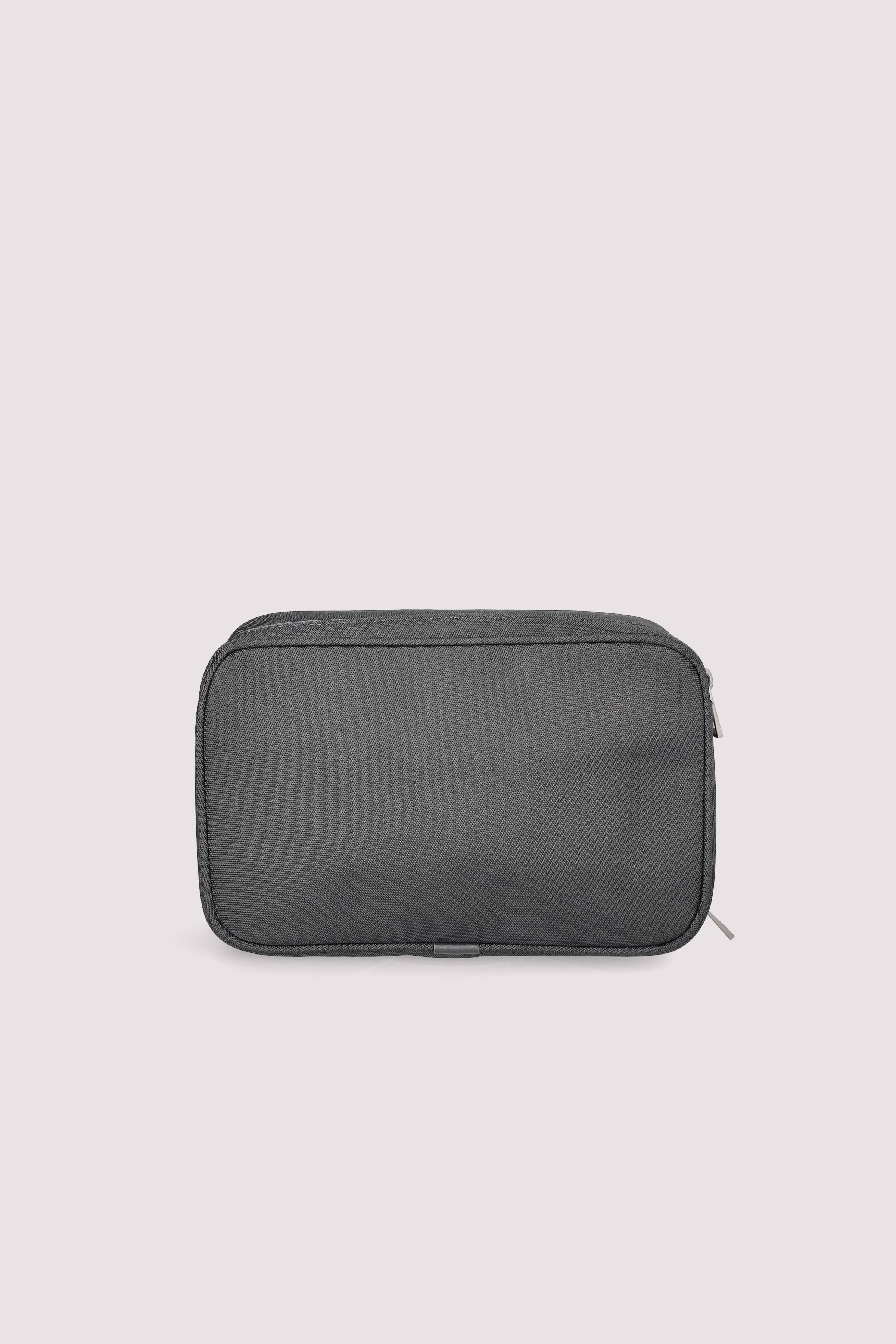 Tommy Hilfiger - TH NYLON TRAVEL WASHBAG Tommy Hilfiger - TH NYLON TRAVEL WASHBAG