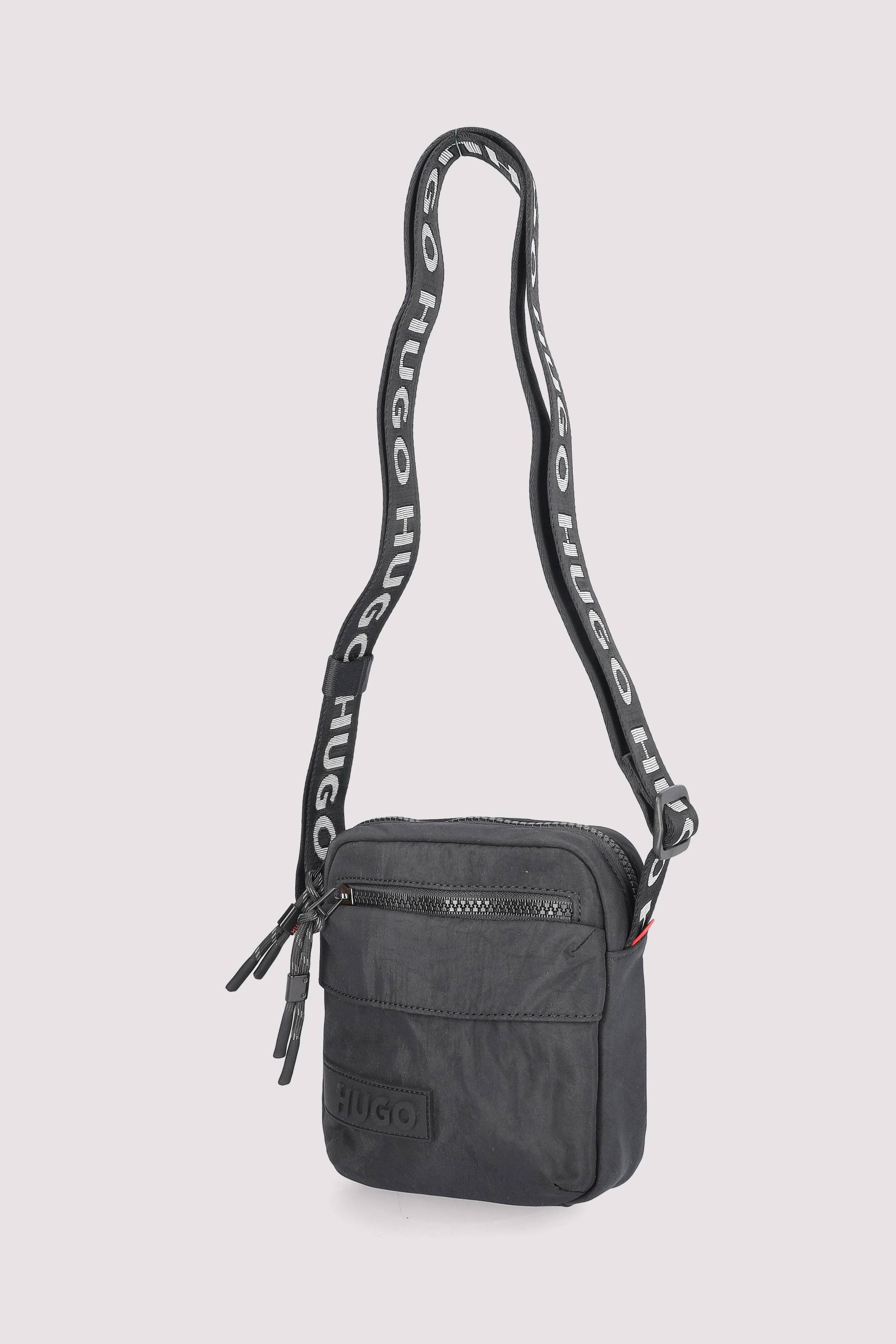 HUGO - Colyns_NS Zip 10266579 01 HUGO - Colyns_NS Zip 10266579 01