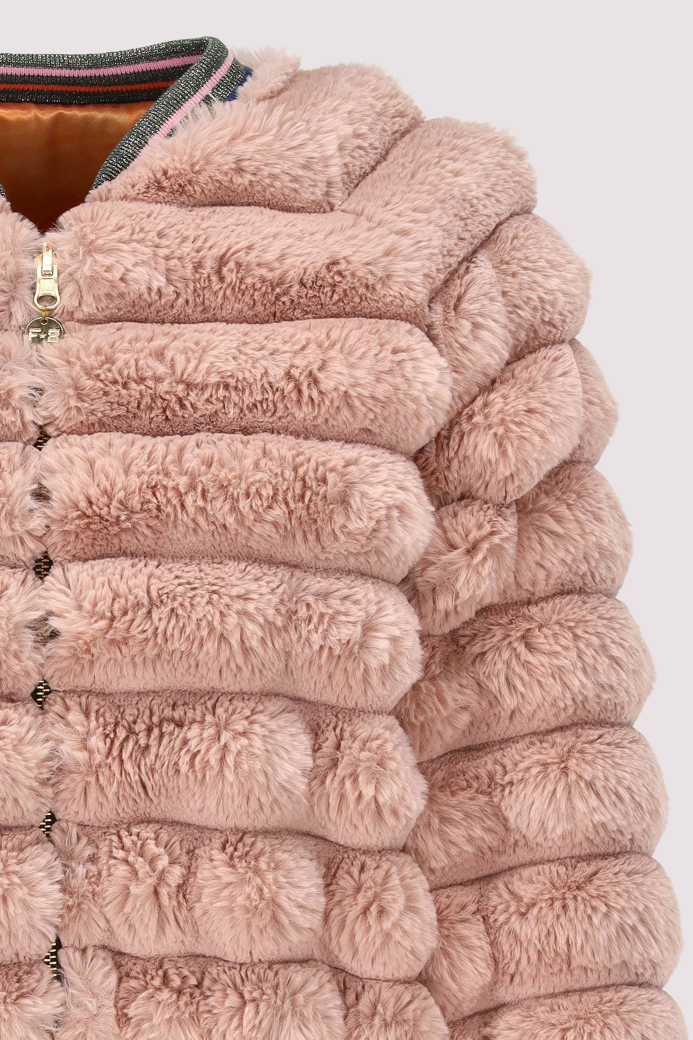 F8 - Lady Crop Bomber