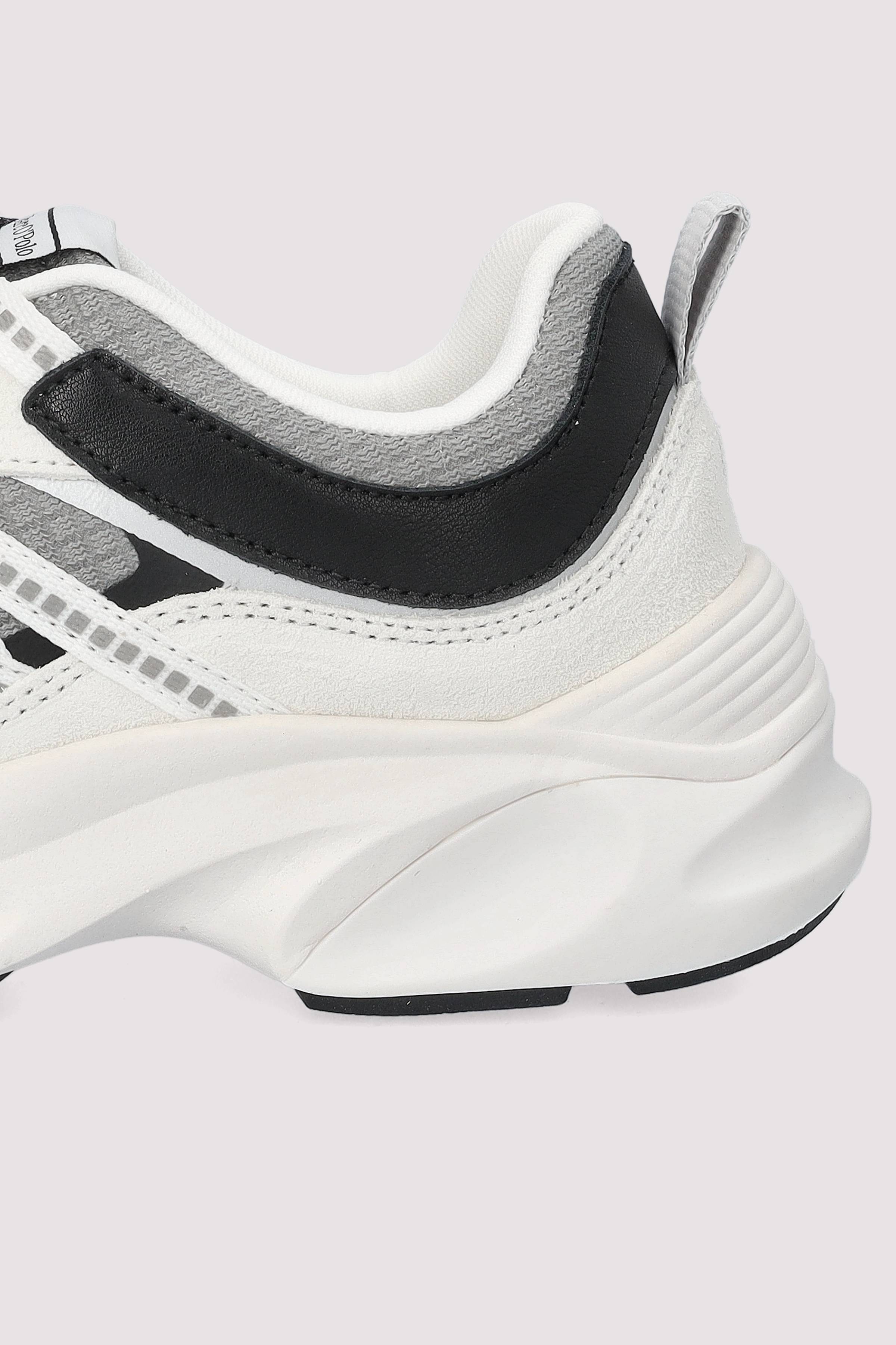 Sneaker