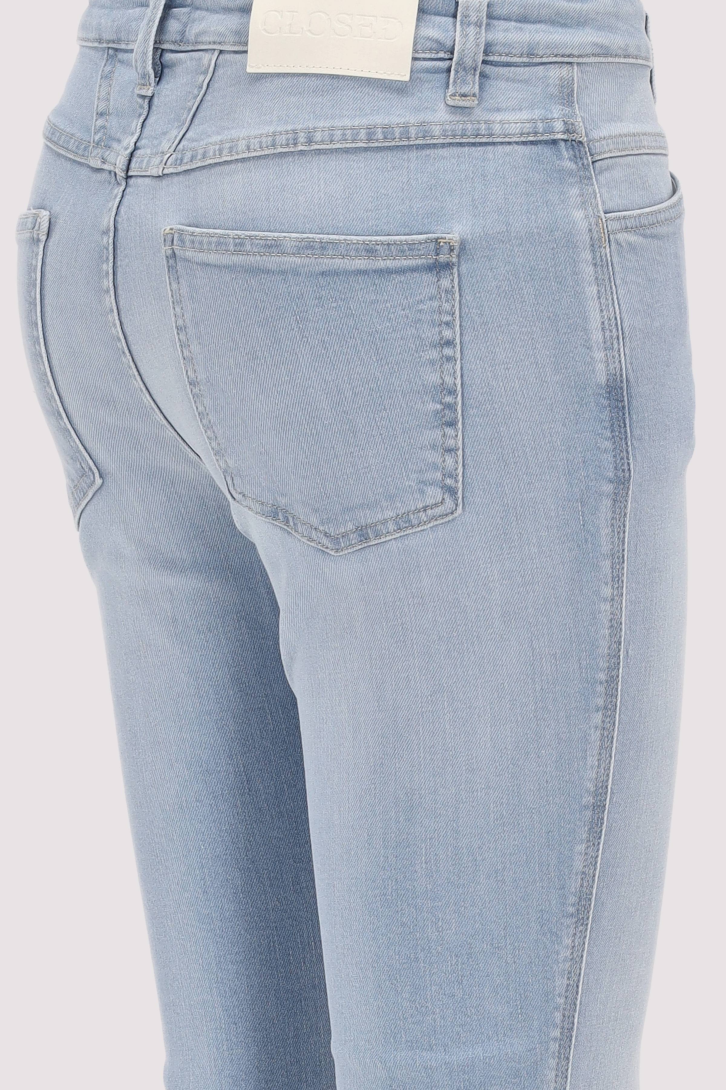 Closed - skinny pusher Closed - skinny pusher