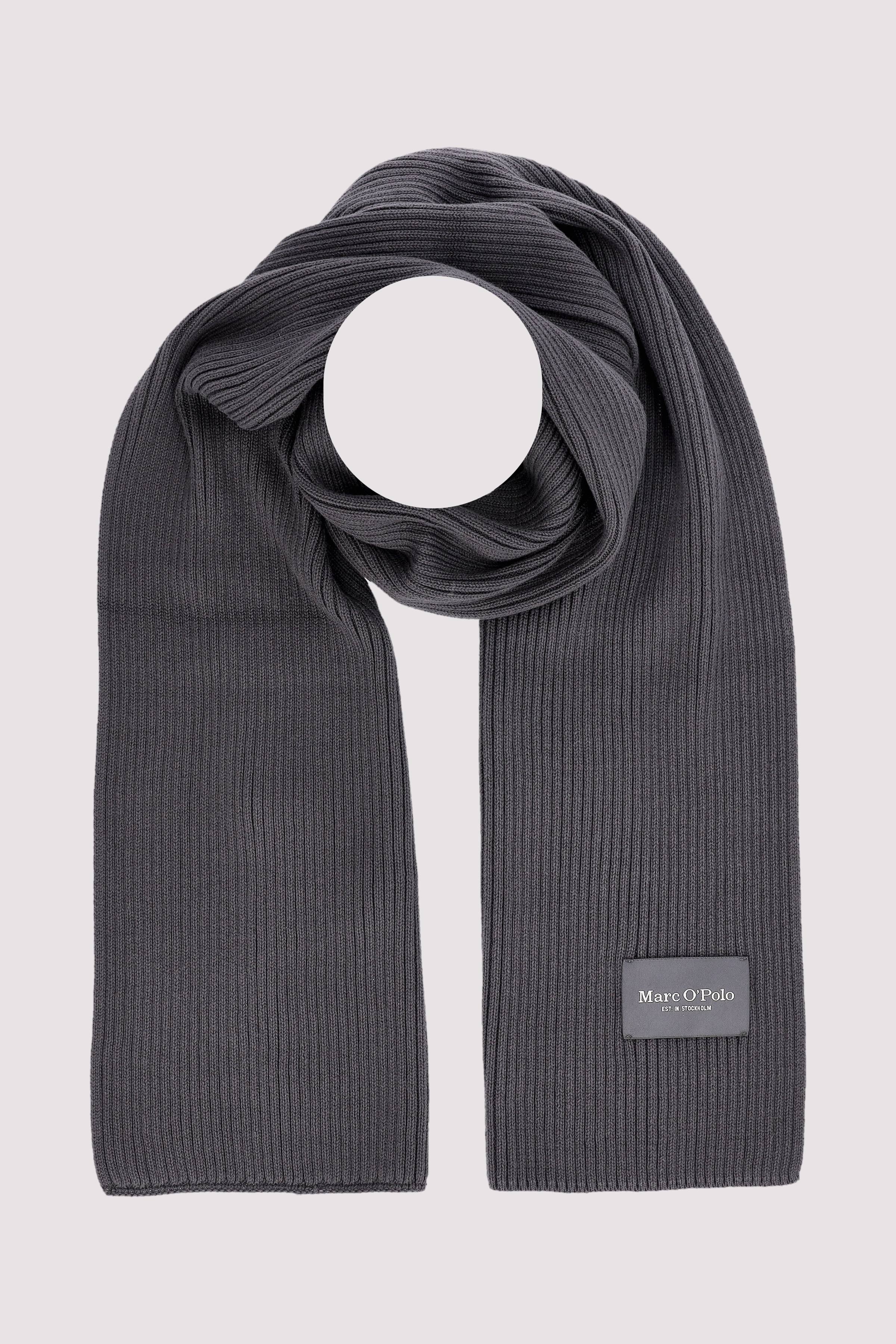 Scarve, knitted, solid rib