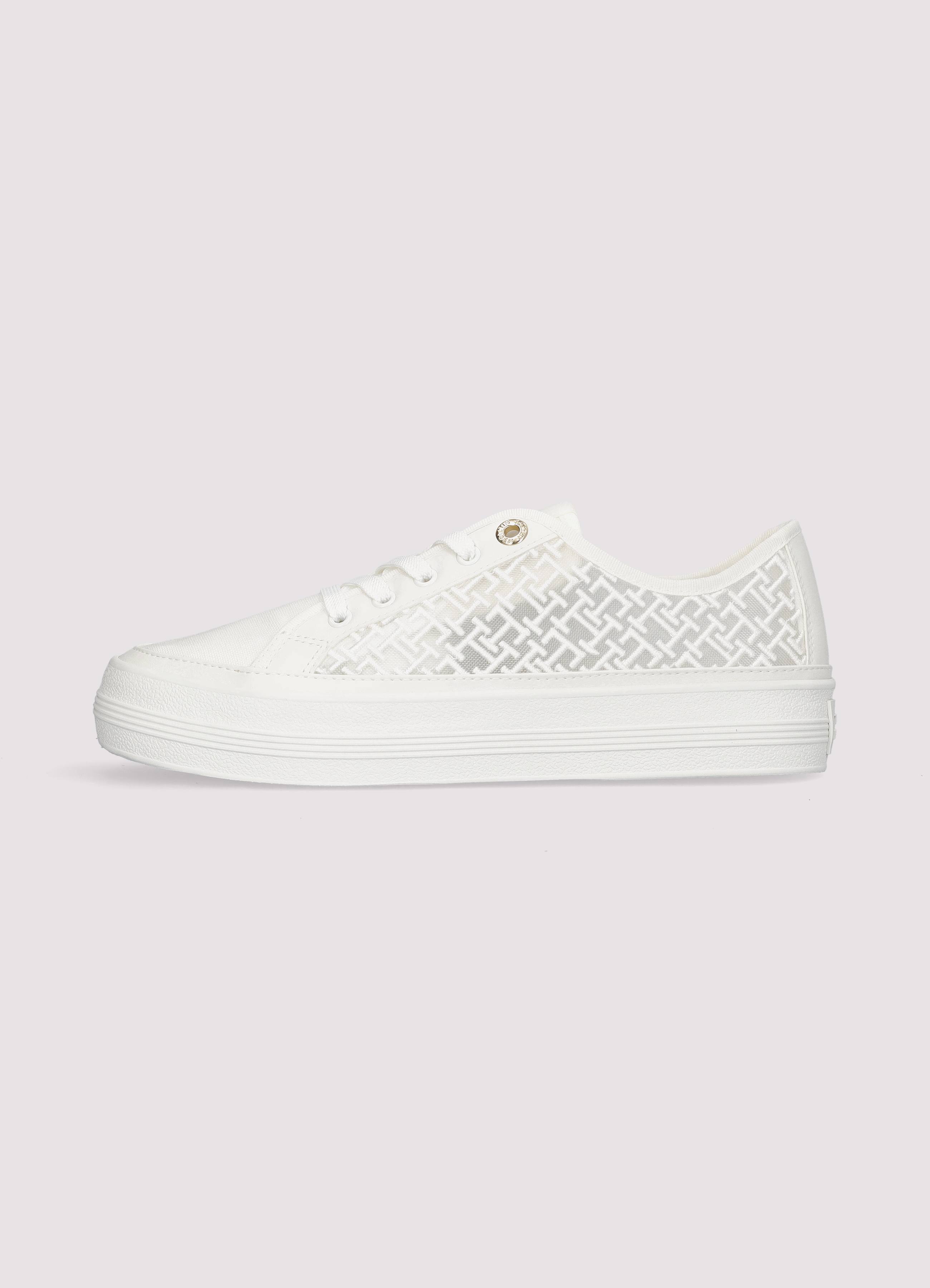 VULC EMBROIDERED SNEAKER