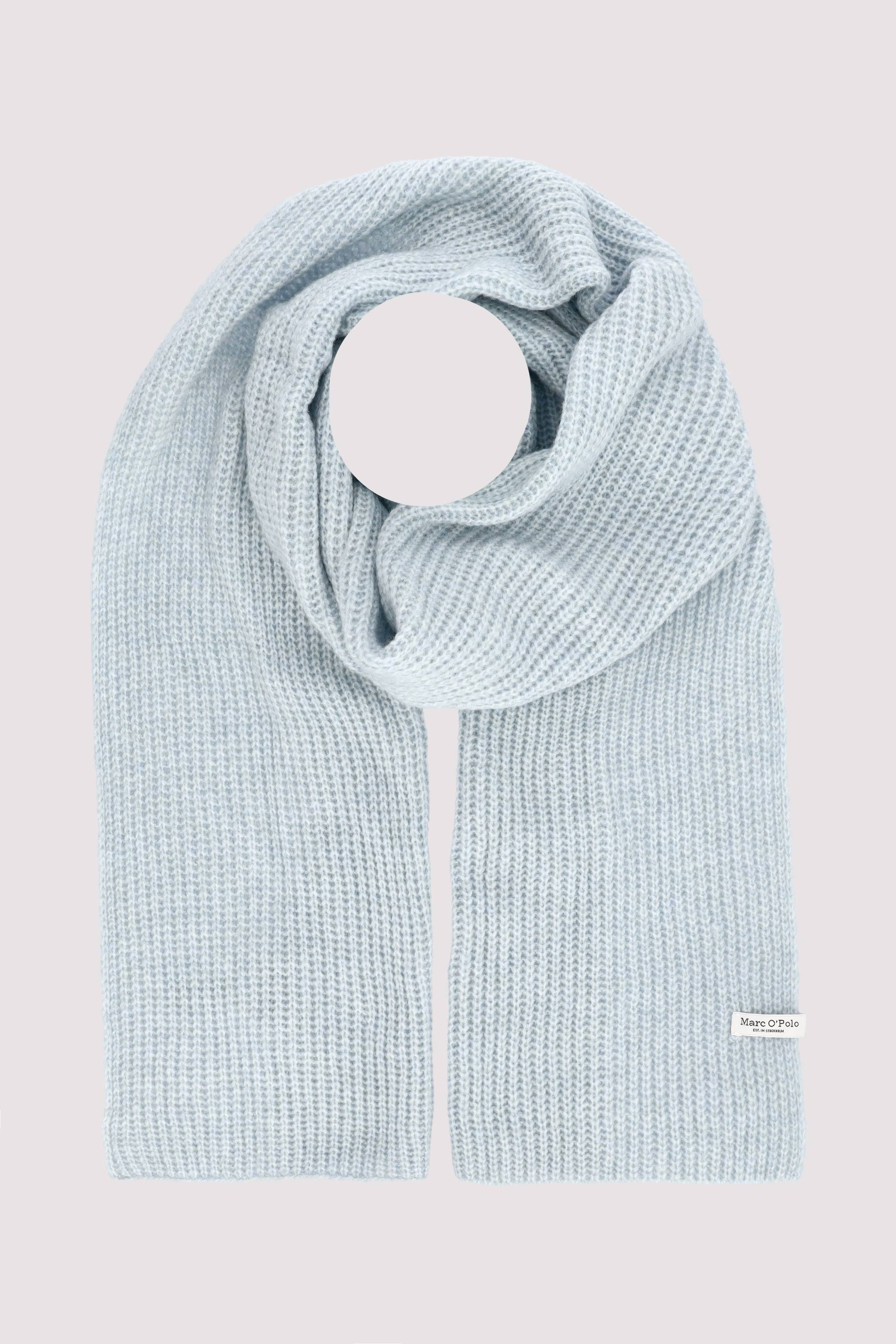 Scarf, knitted in half cardiga