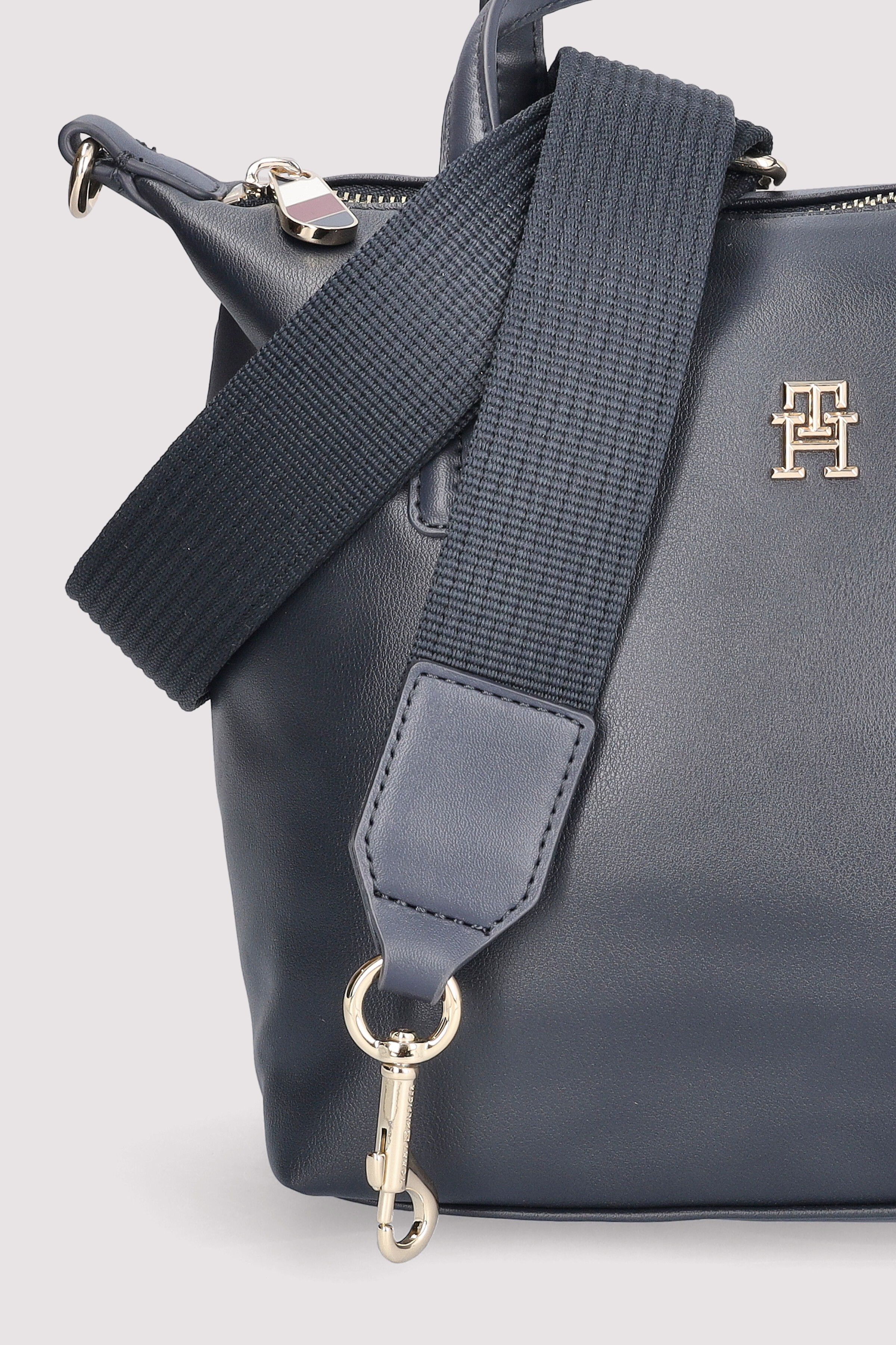 Tommy Hilfiger - POPPY PLUS SMALL TOTE Tommy Hilfiger - POPPY PLUS SMALL TOTE