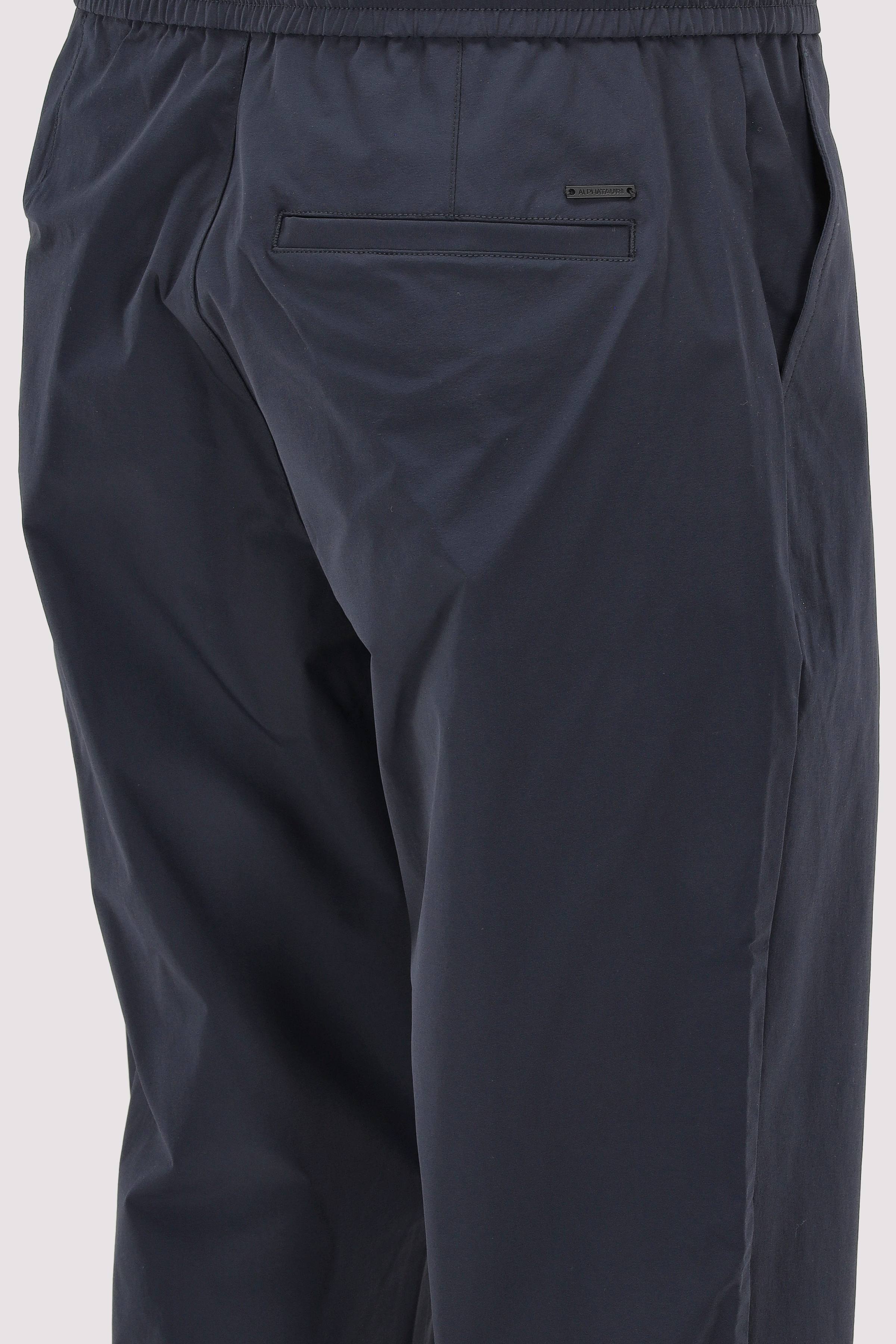 AlphaTauri - Hose Pocas