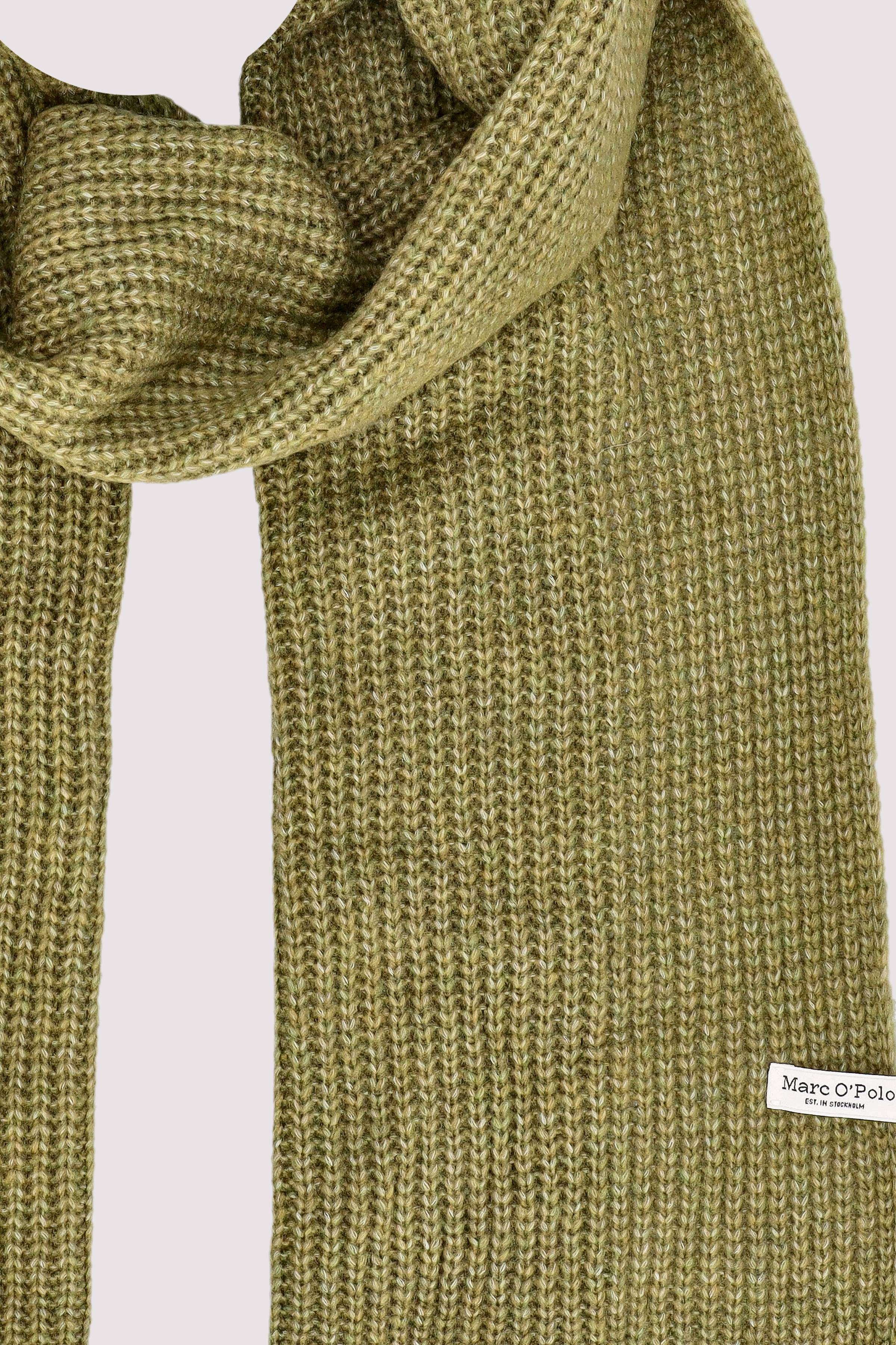 Scarf, knitted in half cardiga