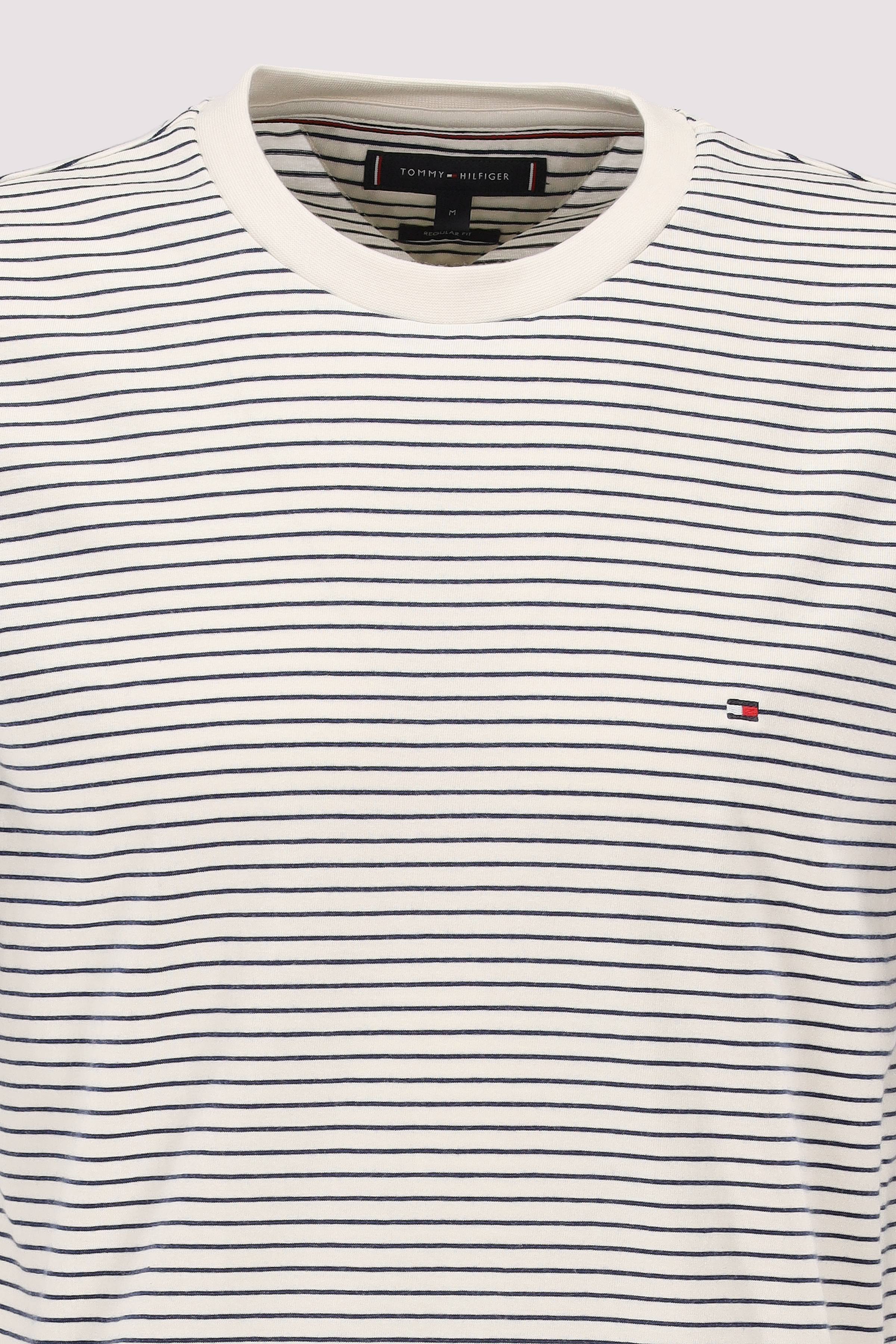 Tommy Hilfiger - ESS SEASONAL REG FIT SOLID TEE Tommy Hilfiger - ESS SEASONAL REG FIT SOLID TEE