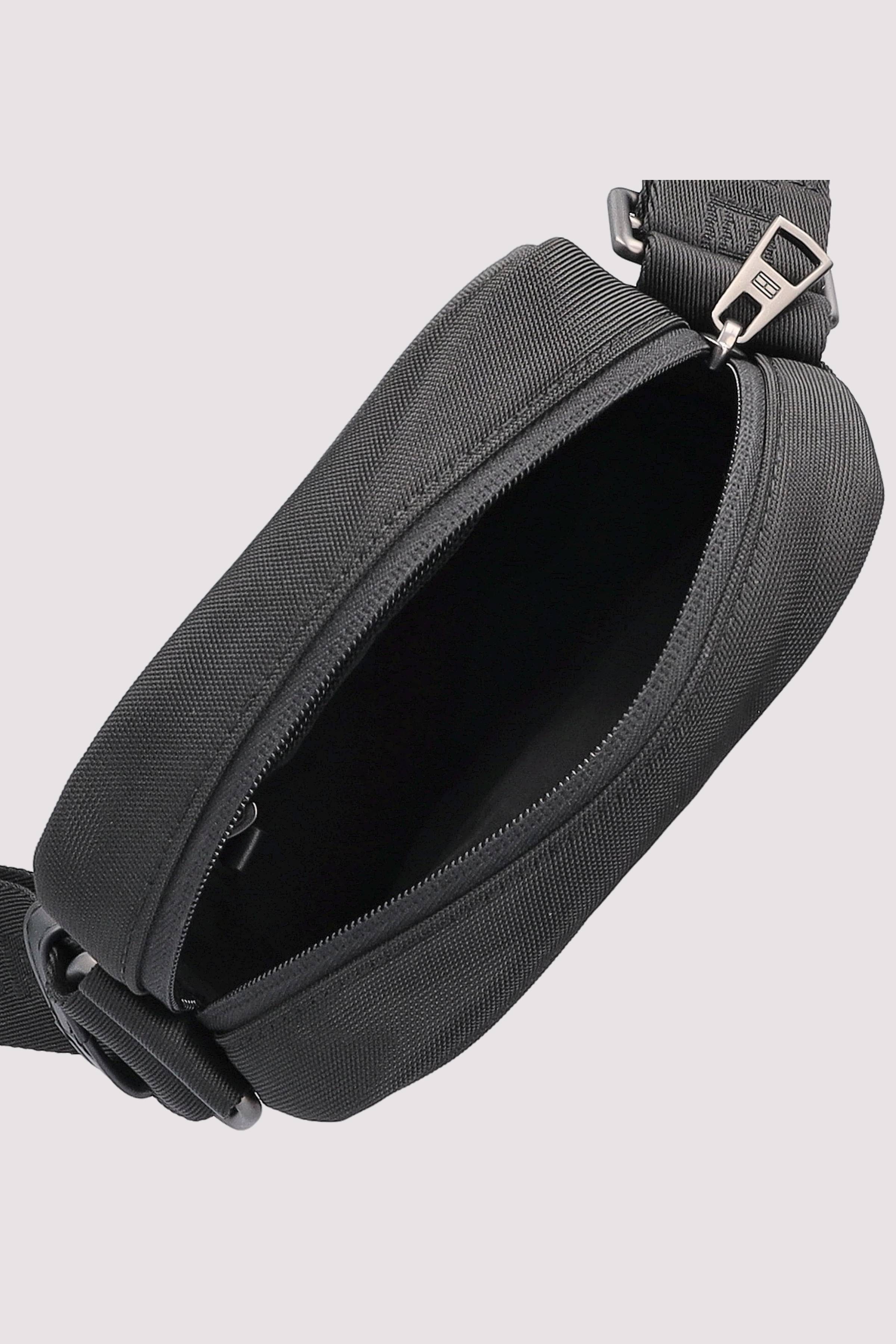 Tommy Hilfiger - TH NYLON TRAVEL MINI REPORTER Tommy Hilfiger - TH NYLON TRAVEL MINI REPORTER