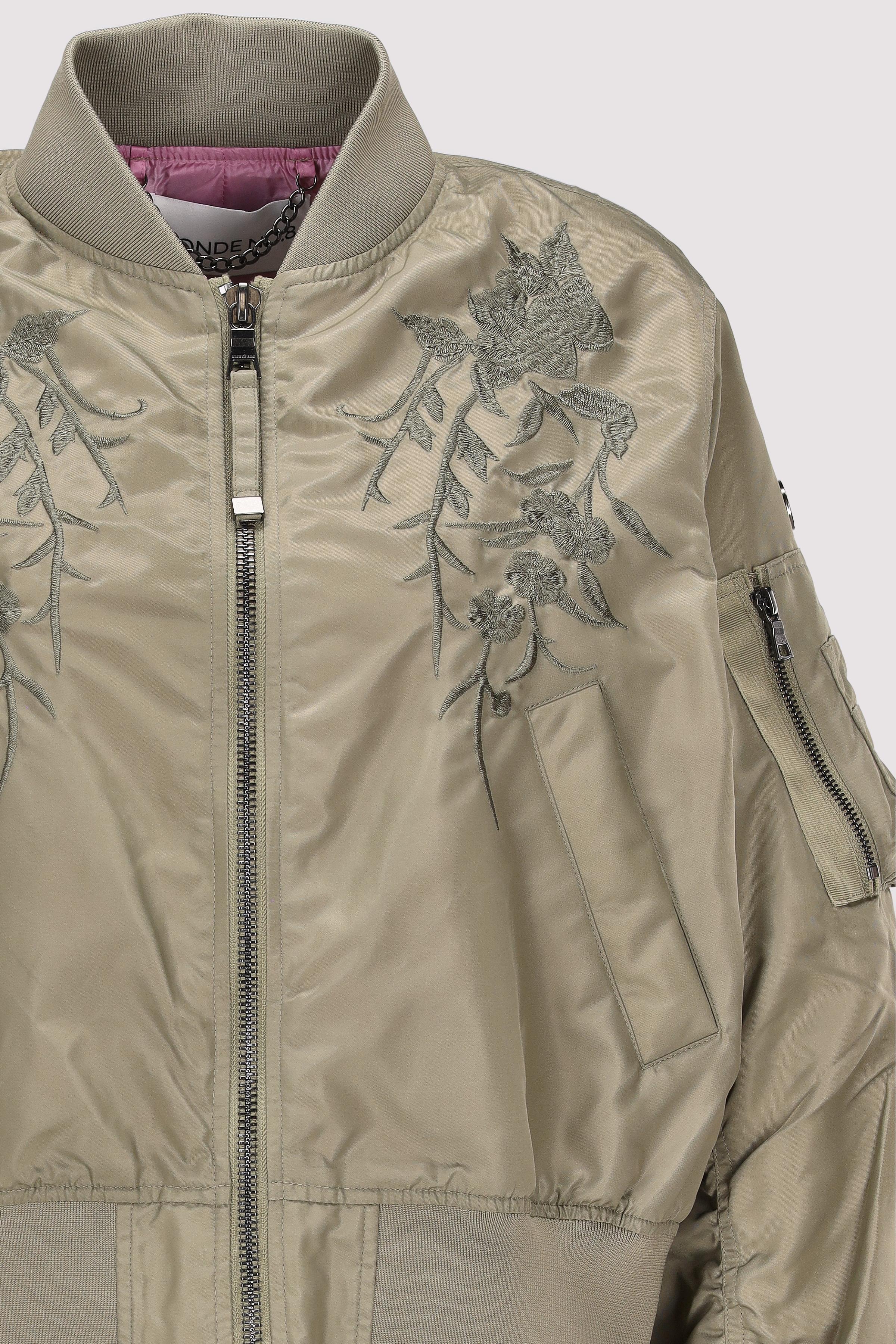Blonde No. 8 - Bomber Waston Blonde No. 8 - Bomber Waston