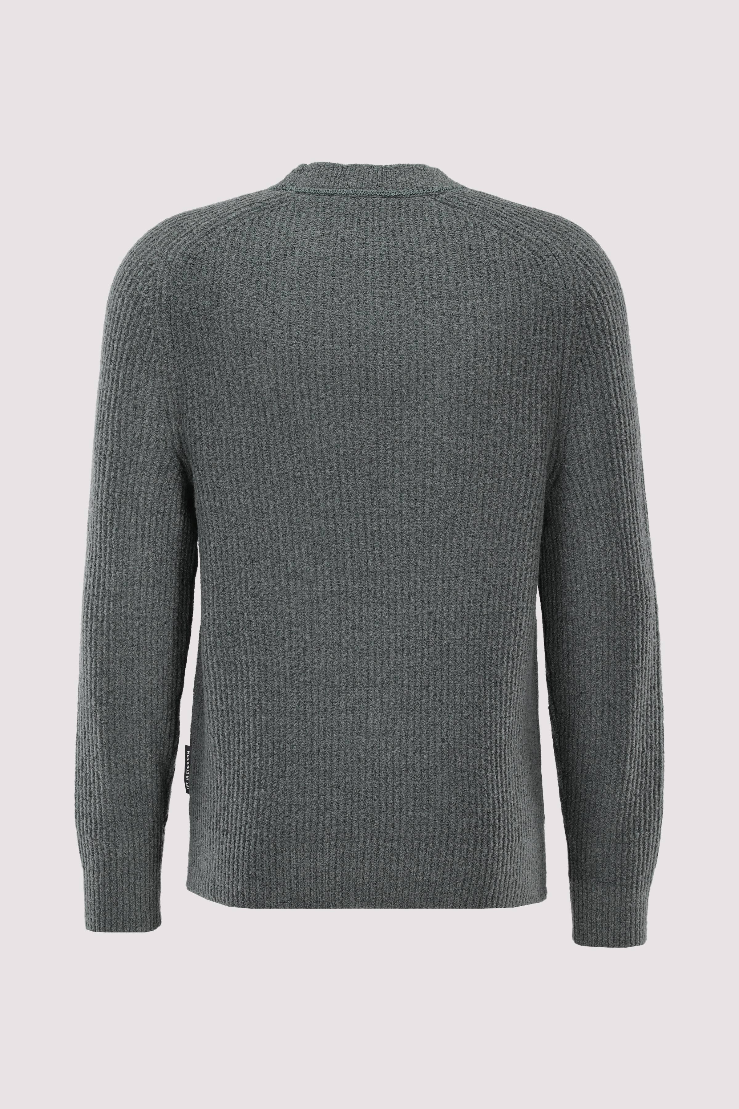 Pullover with raglan sleeve in