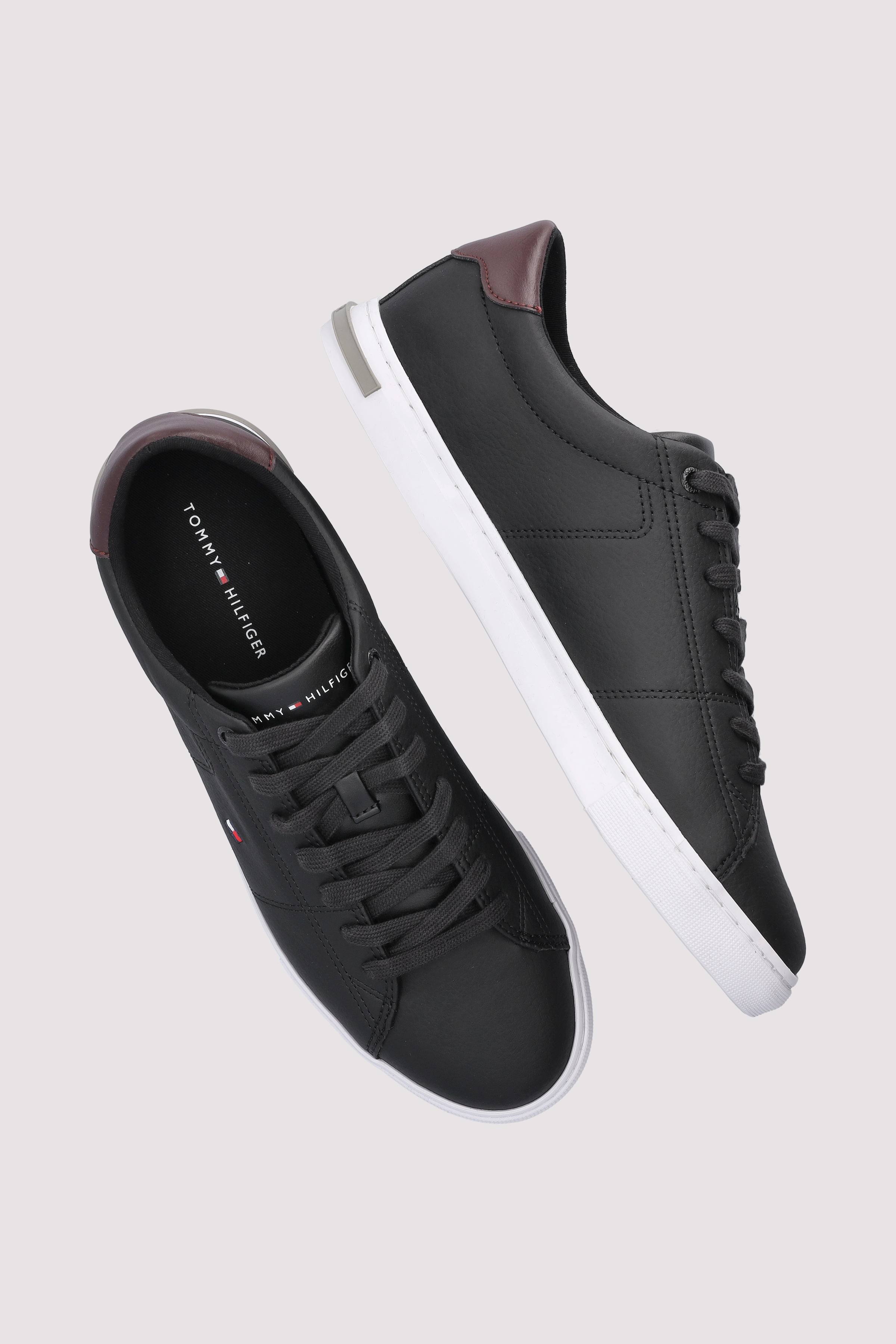 Tommy Hilfiger - ESSENTIAL LEATHER DETAIL VULC Tommy Hilfiger - ESSENTIAL LEATHER DETAIL VULC
