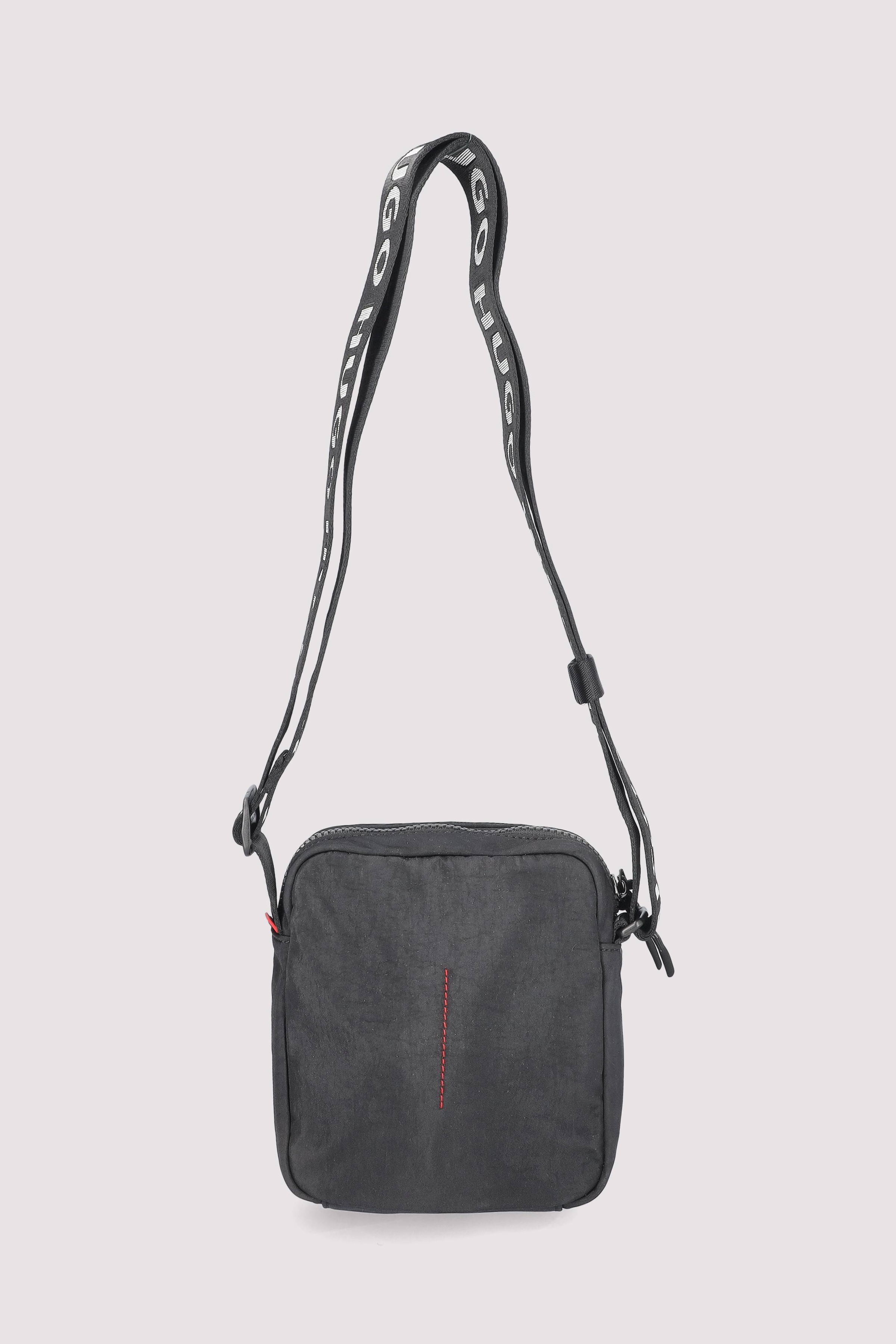 HUGO - Colyns_NS Zip 10266579 01 HUGO - Colyns_NS Zip 10266579 01