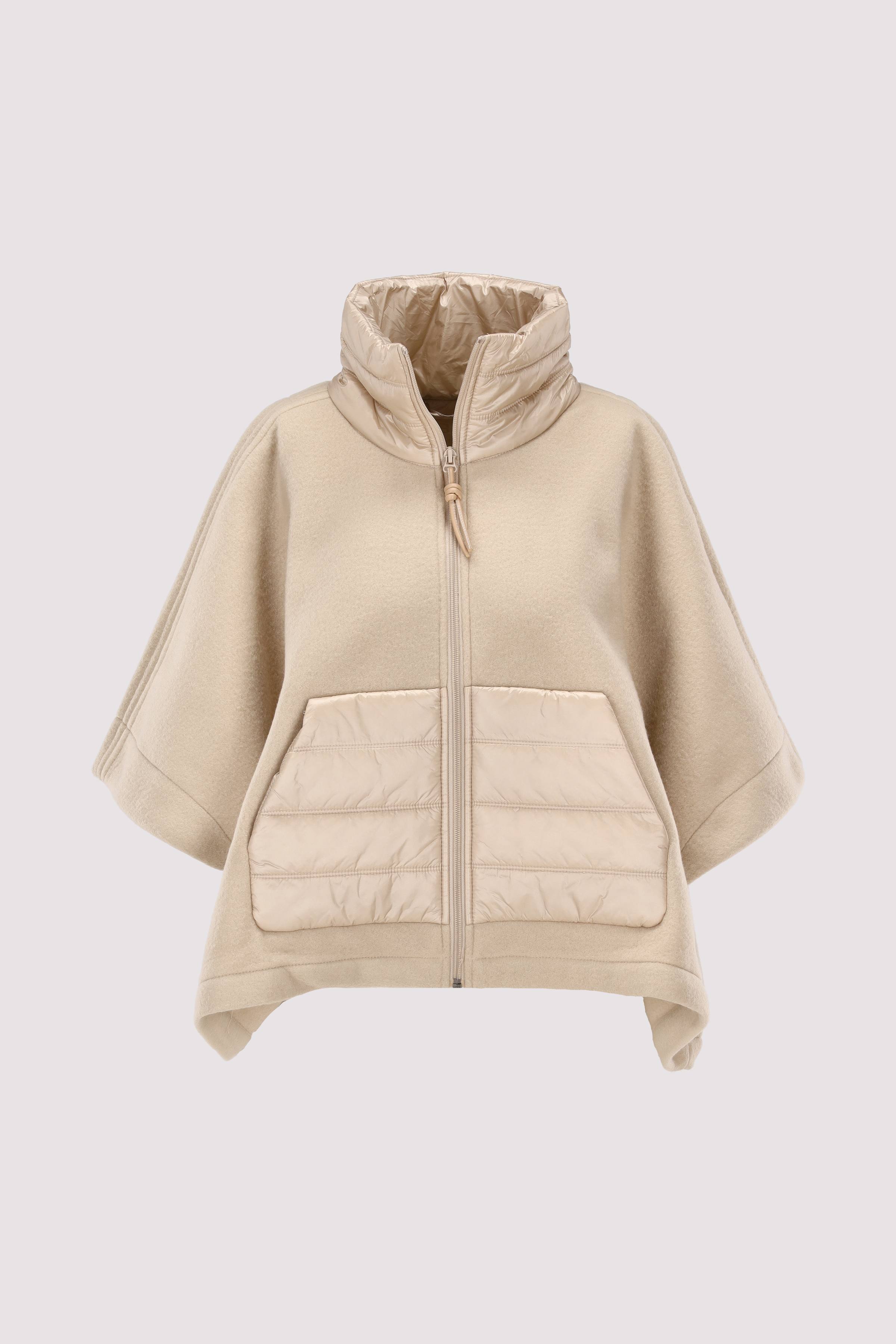 Bequemer Cape in Sand von Deblon Sports