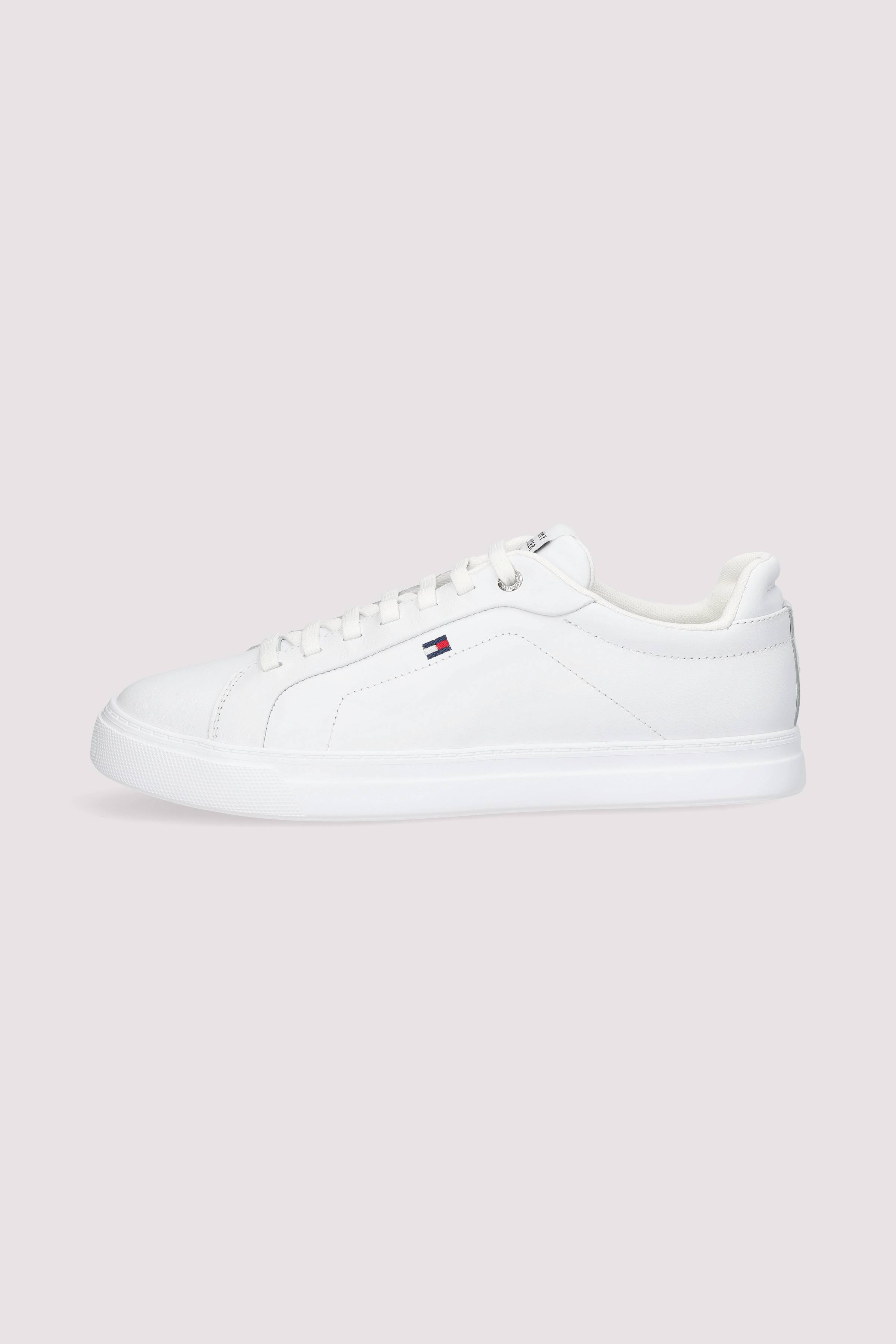 ICON COURT LIGHT ESS