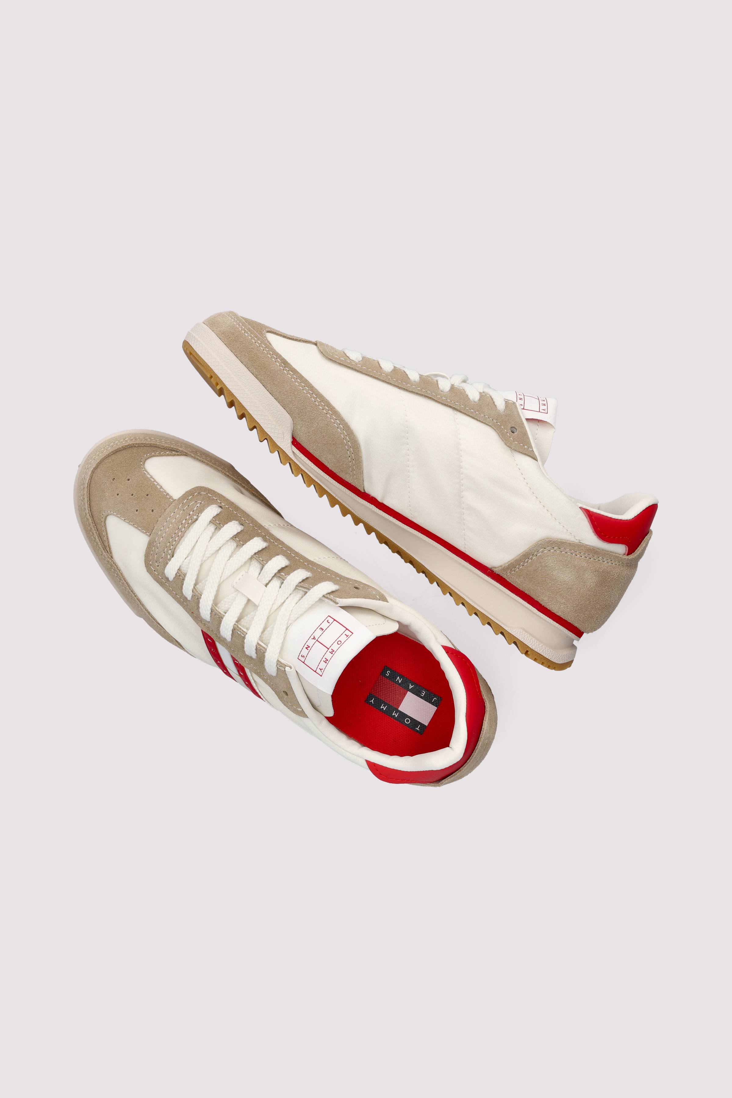 Tommy Hilfiger - TJW RETRO RUNNER CLEATED Tommy Hilfiger - TJW RETRO RUNNER CLEATED