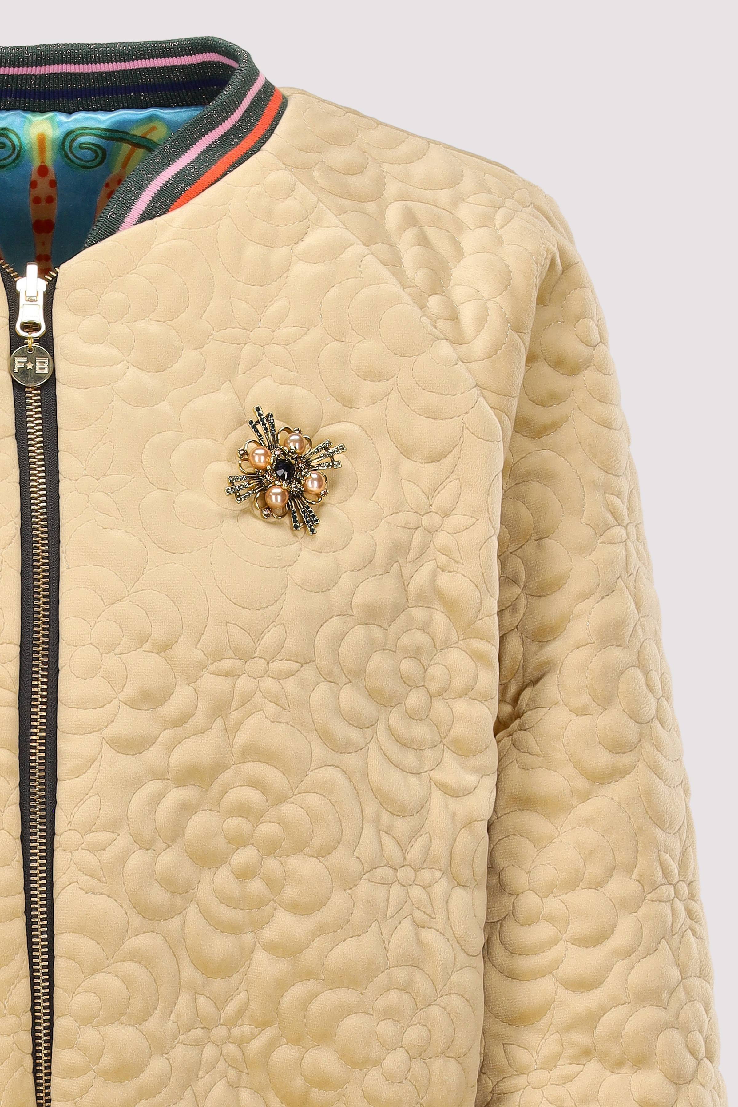 F8 - Lady Crop Bomber